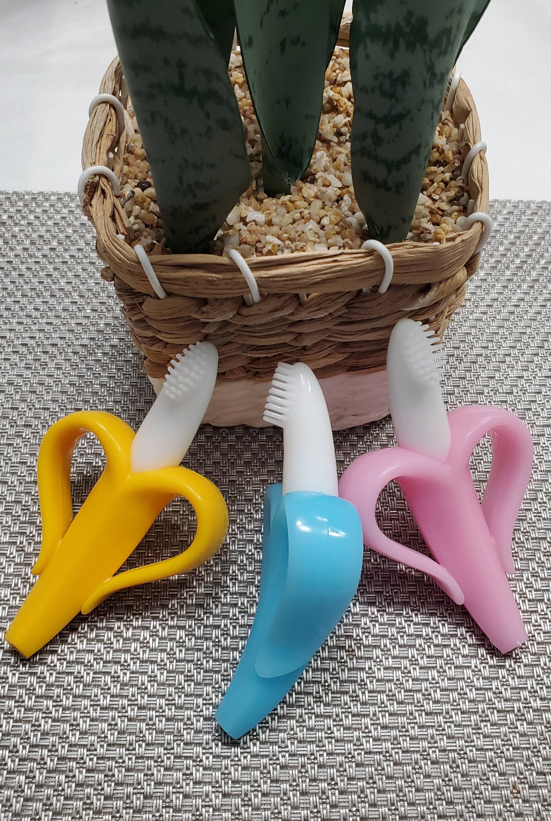 Zahnbürste Für Babies, Beißring Spielzeug Beruhigende Schmerzlinderung, Trainings-Säuglingszahnbürste, Kinderzahnbürste, Säuglingsspielzeug von Etsy - NandyEvesBaby