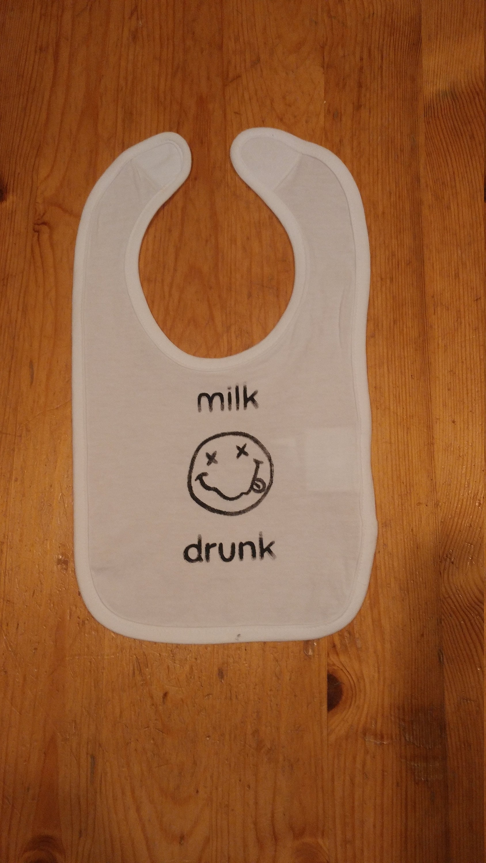 Milch Getrunken Baby Lätzchen Milch Getrunken Baby Lätzchen von Etsy - NaturaOmniaVincit