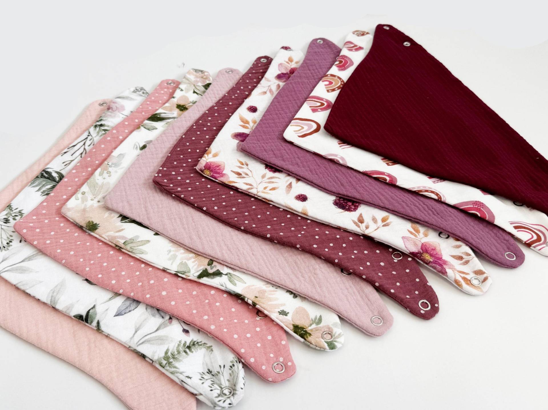 Regenbogen Baby-Mädchen Bandana Lätzchen Rosa Bio-Baumwolle Weihnachtsgeschenk Baby-Mädchen-Dusche-Geschenk Weiche Baby-Lätzchen Wasserdicht Regenbogen Baby-Mädchen Bandana Lätzchen Rosa Bio-Baumwolle Weihnachtsgeschenk Baby-Mädchen-Dusche-Geschenk Weiche Baby-Lätzchen Wasserdicht von Etsy - NaturalCuddles