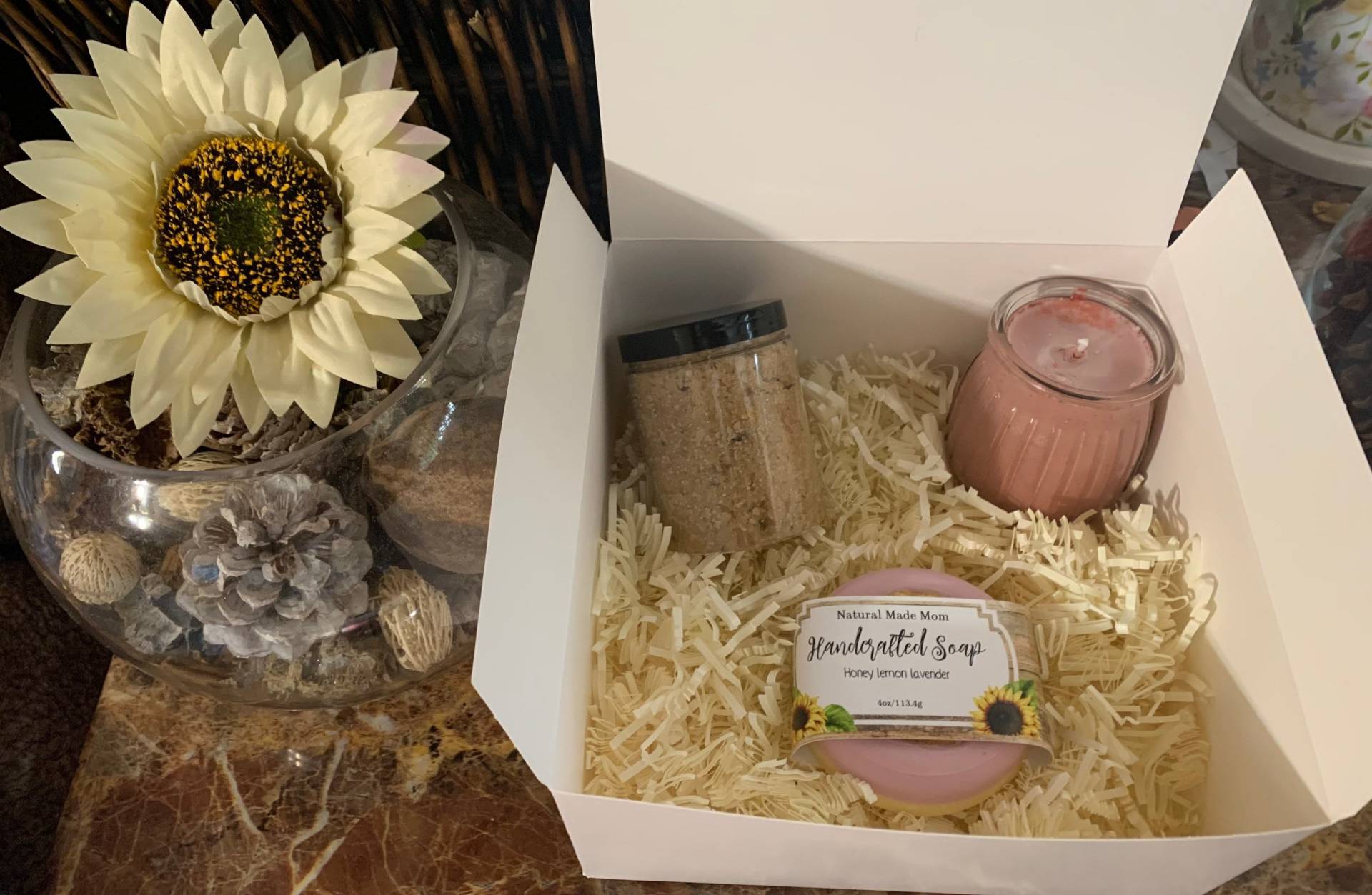 Muttertags-Geschenk-Box Muttertags-Geschenk-Box von Etsy - Naturalmademom