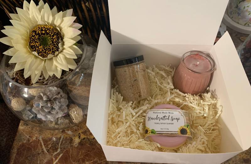Muttertags-Geschenk-Box von Etsy - Naturalmademom