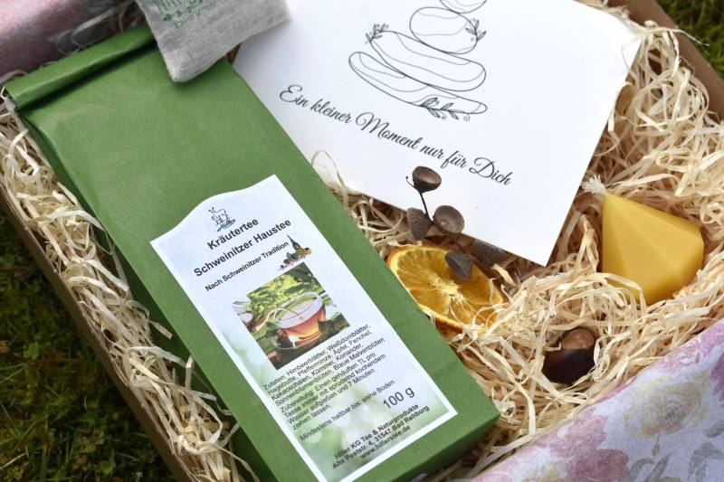 Kleines Geschenk Für Sie Unter 20 Euro | Achtsamkeit Geschenkbox - Entspannung Mit Tee, Duft & Kerze von Etsy - Naturwunderbox