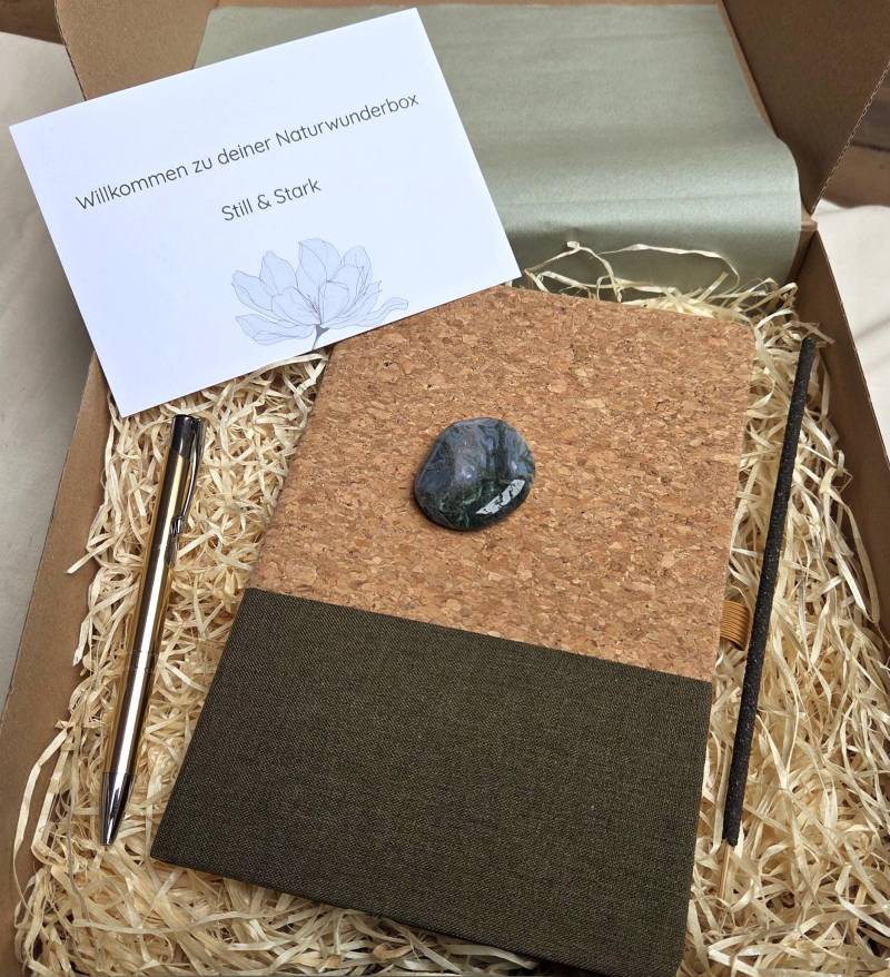 Besondere Geschenkbox Für Leise Zeiten - "Still & Stark" | Raum Gedanken Und Innere Stärke Besondere Geschenkbox Für Leise Zeiten - "Still & Stark" | Raum Gedanken Und Innere Stärke von Etsy - Naturwunderbox