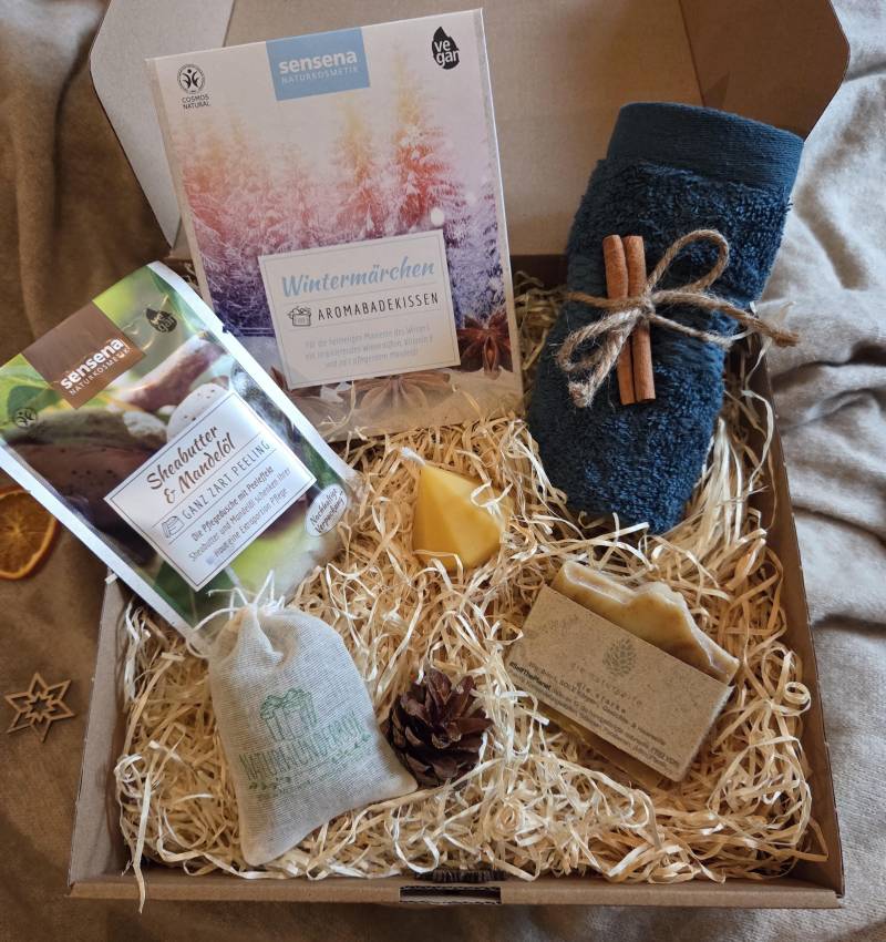 Wellness Geschenkbox Naturwunderbox Deluxe Geschenkset Mit Peeling, Kerze, Aromabadetuch, Seife & Handtuch Nachhaltiges Geschenk Selfcare von Etsy - Naturwunderbox
