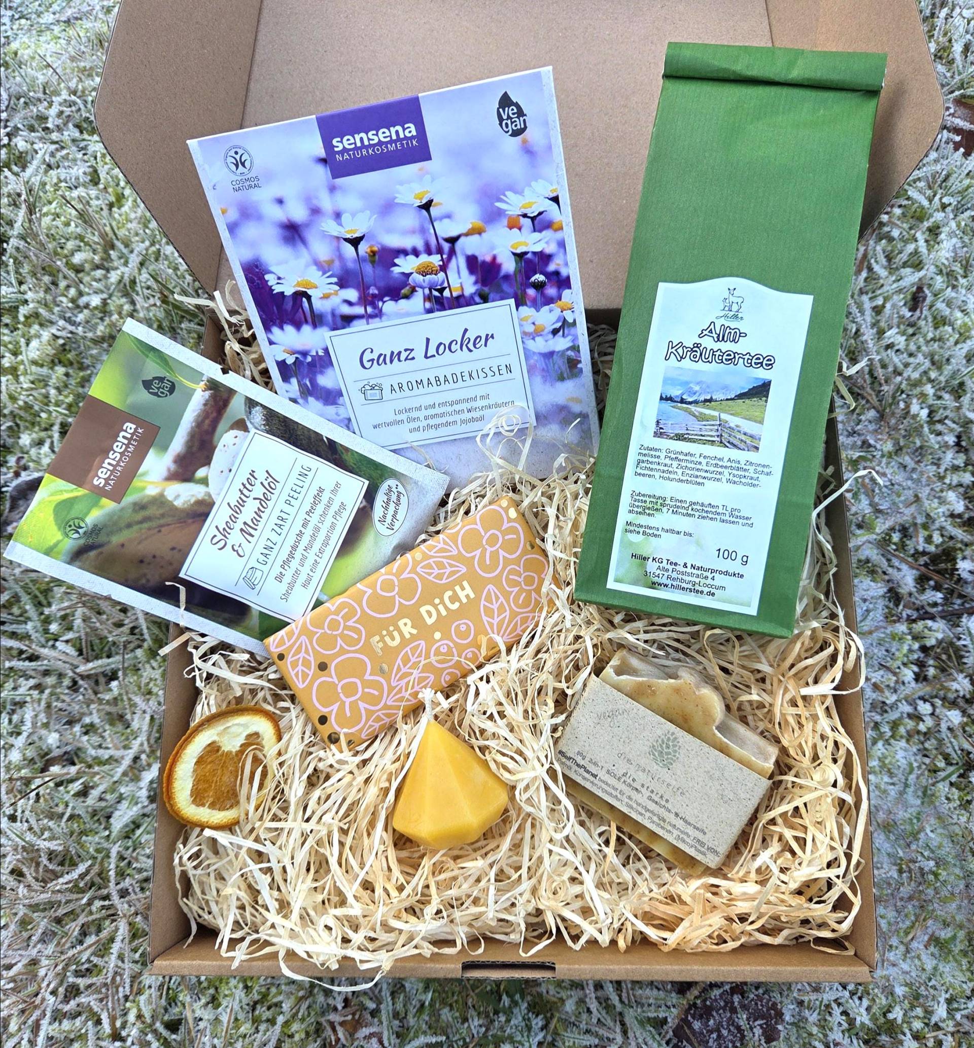 Wellness Geschenkset Entspannung Mit Tee, Kerze, Peeling Und Aromabadmaske Natürliches Geschenk Selfcare Naturwunderbox "Wohlfühlglück" von Etsy - Naturwunderbox