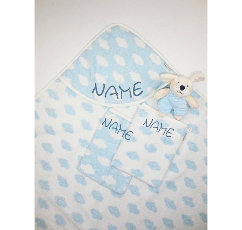 sterntaler Kapuzenhandtuch-Set Wolken Mit Namen Geschenk Zur Geburtgeschenk Taufehandtuch, 2 Waschlappen Und Spieltier Needlecat von Etsy - NeedleCatAtelier