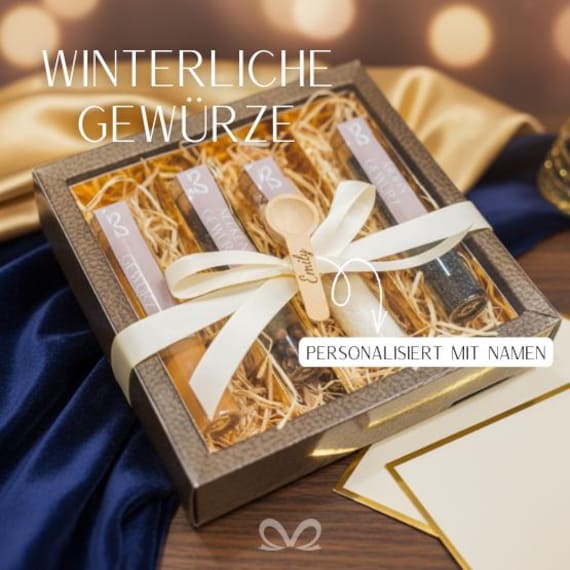 Weihnachtsgeschenk Gewürzset - Premium Winter Edition Mohn, Zimt, Kokos, Nelken Geschenkset Küche Personalisierter Holzlöffel Weihnachtsgeschenk Gewürzset - Premium Winter Edition Mohn, Zimt, Kokos, Nelken Geschenkset Küche Personalisierter Holzlöffel von Etsy - Nehirbonboniere