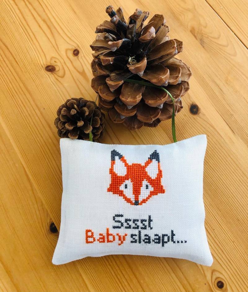 Handgemachte Kreuzstich Fuchs Babys Geschenk Babyzimmer Babyshower Waldkinderzimmer von Etsy - NellysLittleGifts