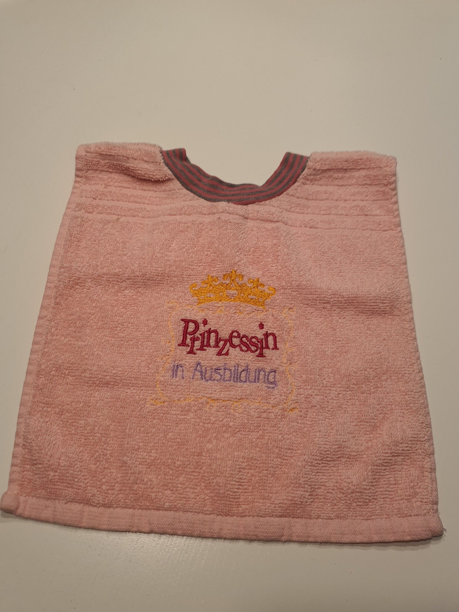 Babylätzchen "Prinzessin in Ausbildung" Aus Liebevoller Handarbeit Rosa von Etsy - NessasKinderwelt