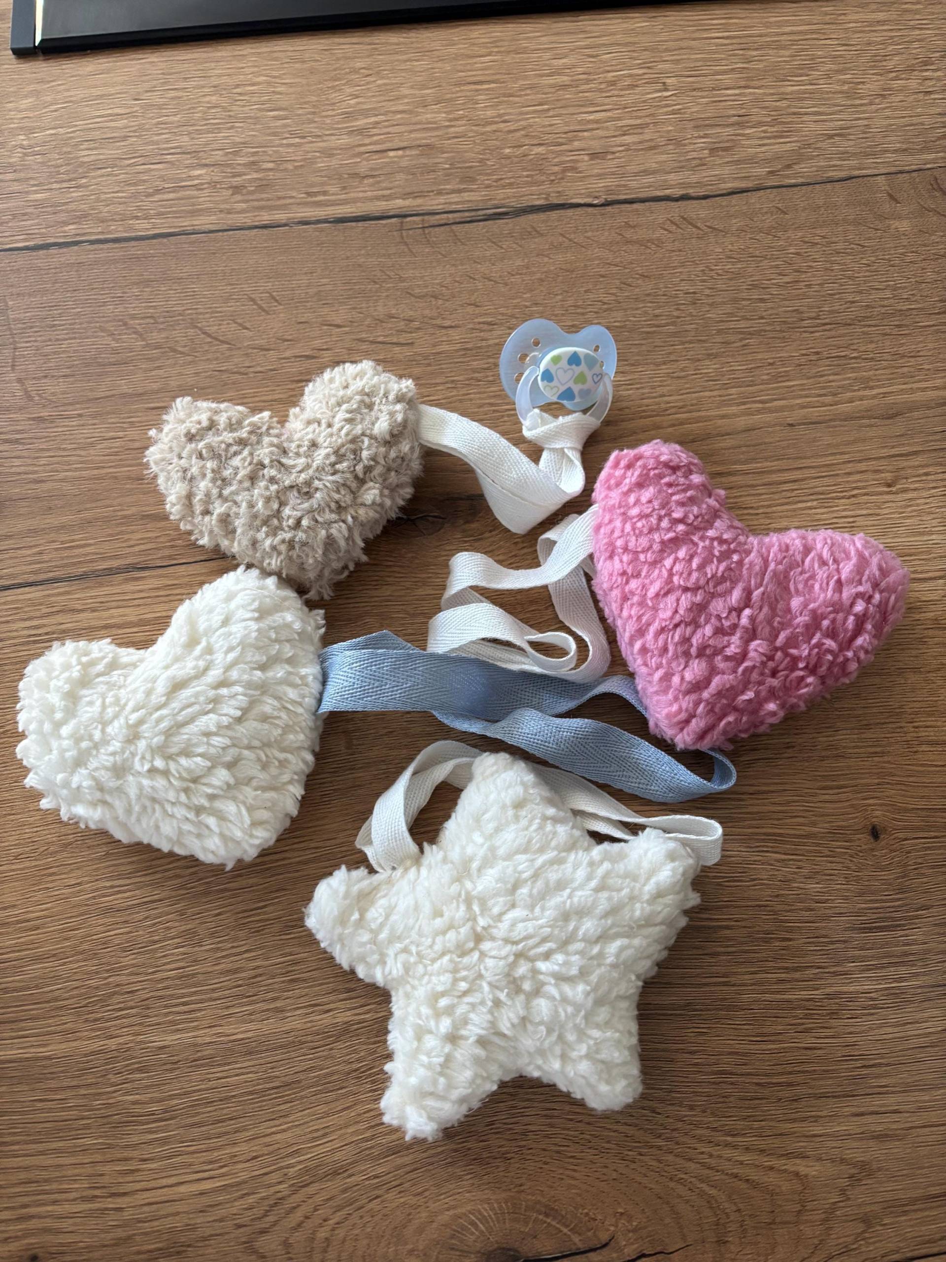 Selbstgenähte Schnullerketten Herz/stern Teddyfleece von Etsy - NesthaekchenDE