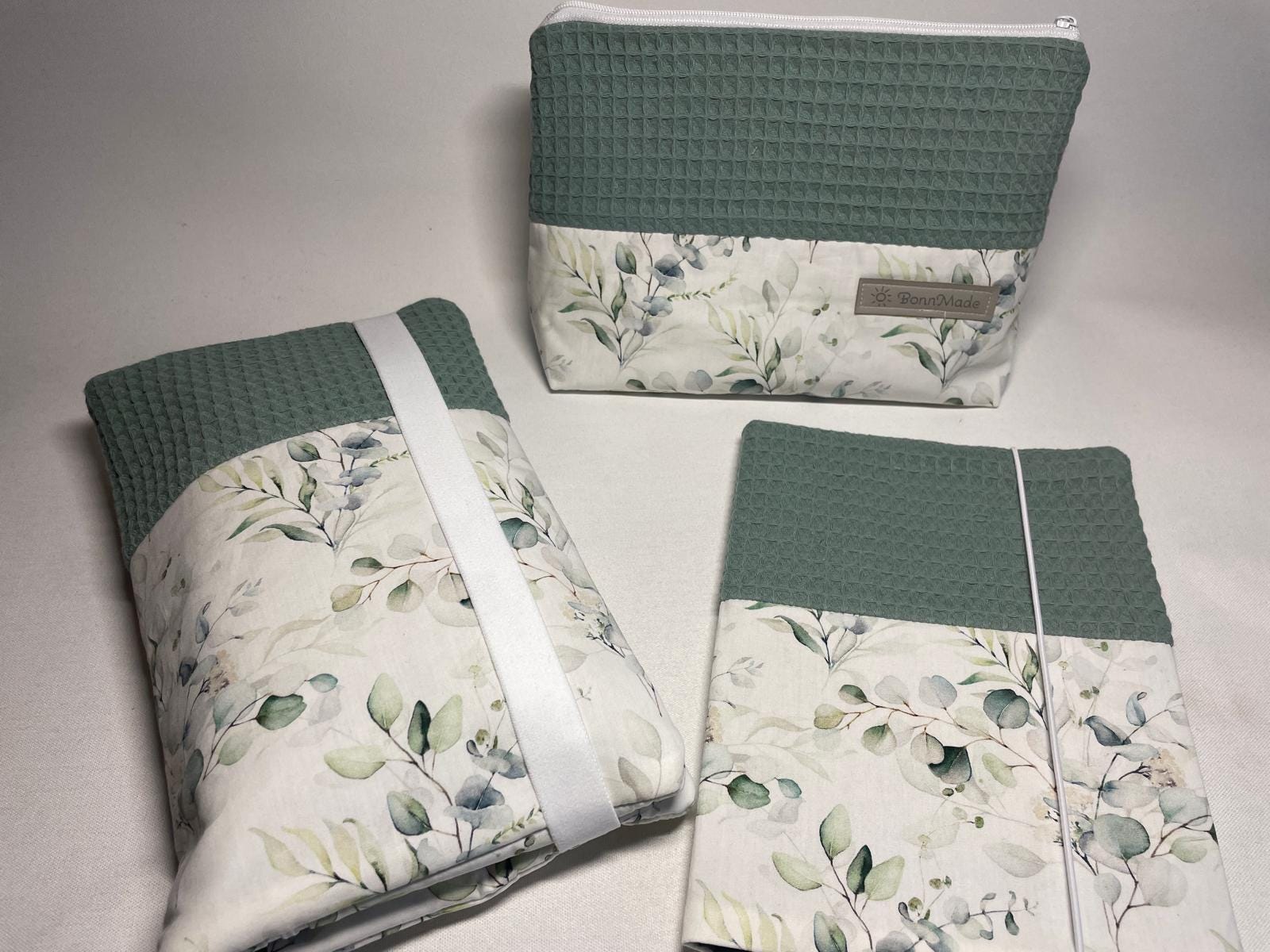 Wickeltasche, Kulturtasche Und U-Heft Hülle Eukalyptus Wickeltasche, Kulturtasche Und U-Heft Hülle Eukalyptus von Etsy - NiEmLi