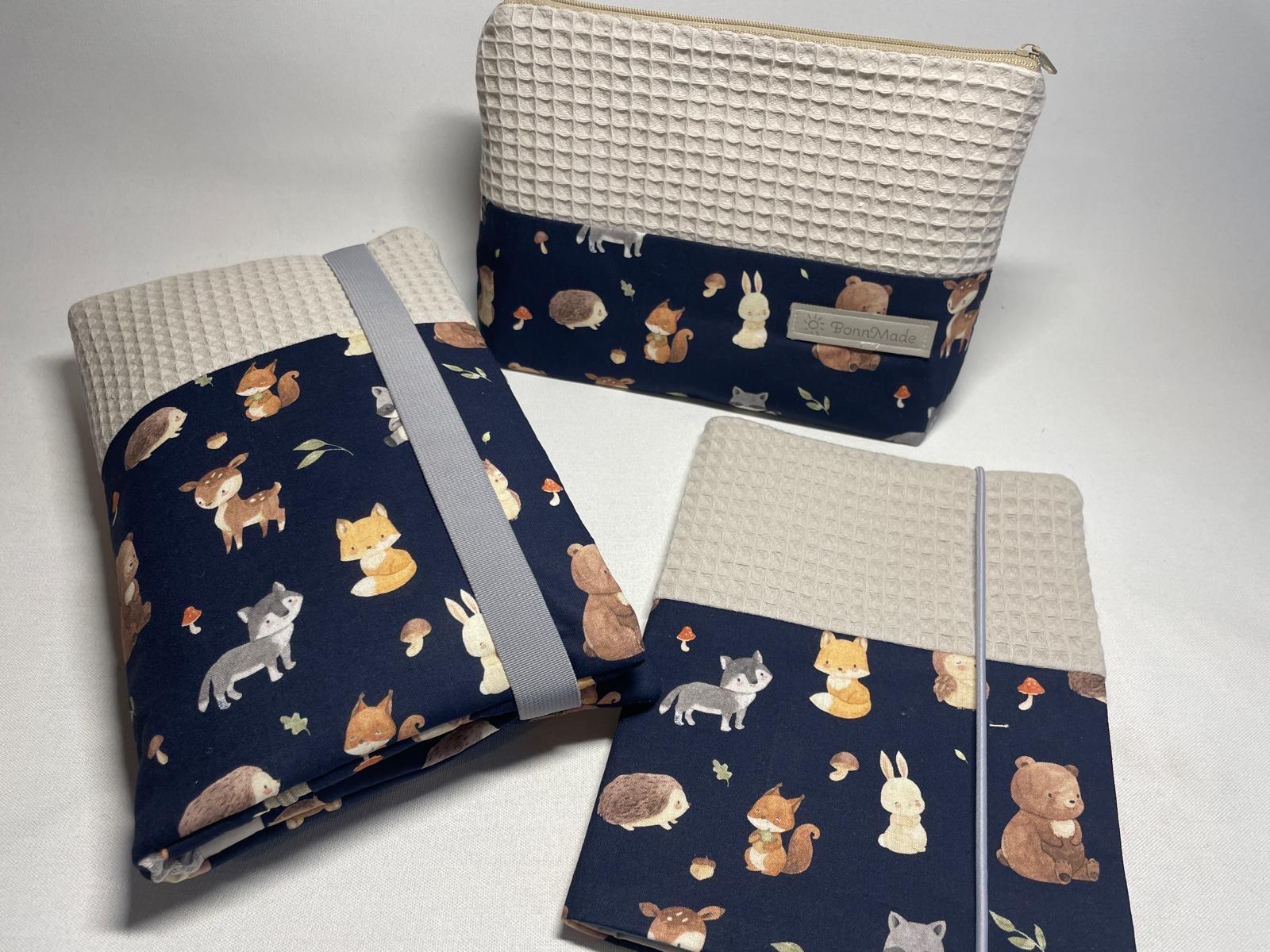 Wickeltasche, Kulturtasche Und U-Heft Hülle Waldtiere Blau Beige Wickeltasche, Kulturtasche Und U-Heft Hülle Waldtiere Blau Beige von Etsy - NiEmLi