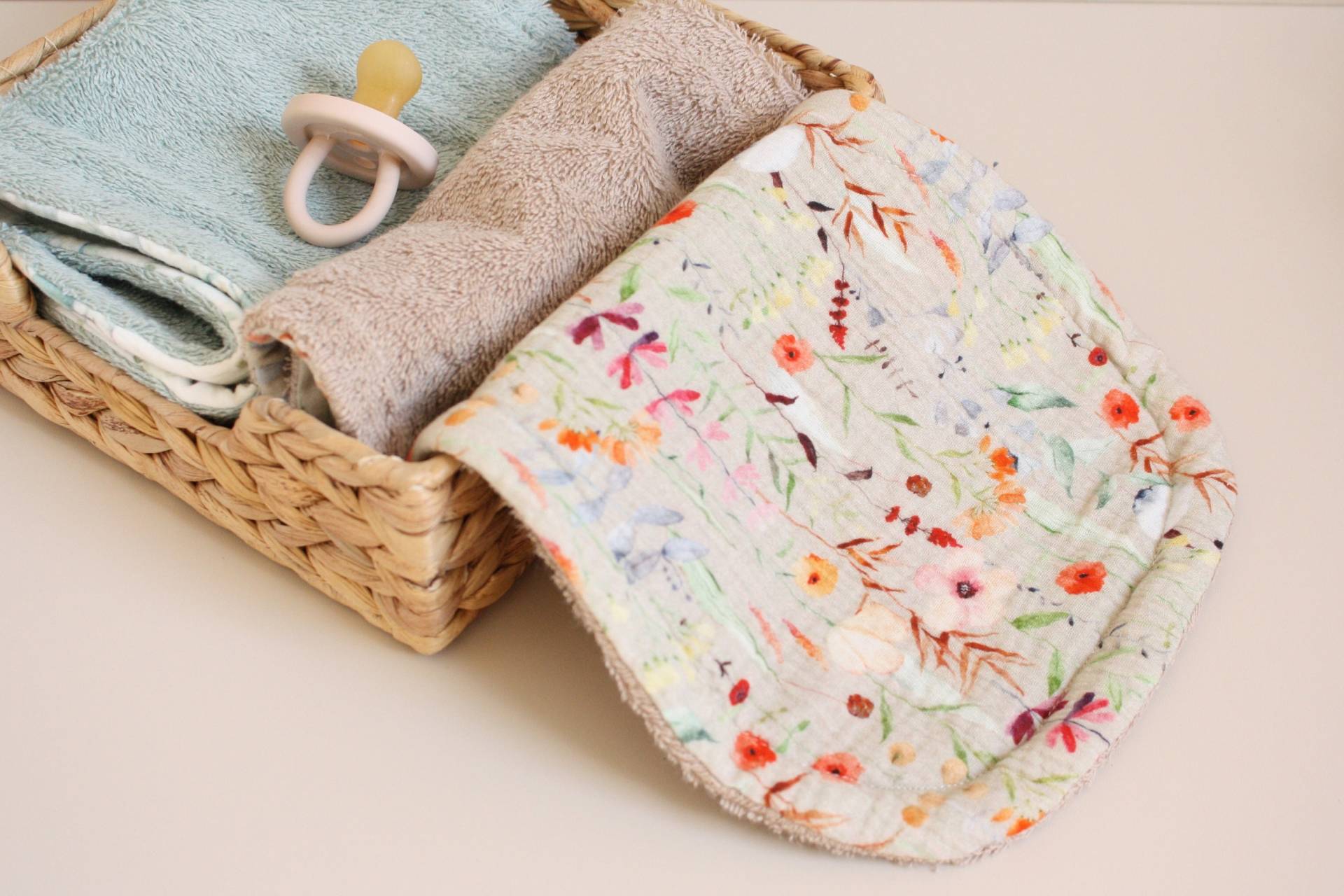 Musselin Baby Spucktuch Mädchen Baumwoll Neutral Spucktücher Für Babys Sabberpad Geschenk Zur Geburt Musselin Baby Spucktuch Mädchen Baumwoll Neutral Spucktücher Für Babys Sabberpad Geschenk Zur Geburt von Etsy - Nice2MeetYouStore