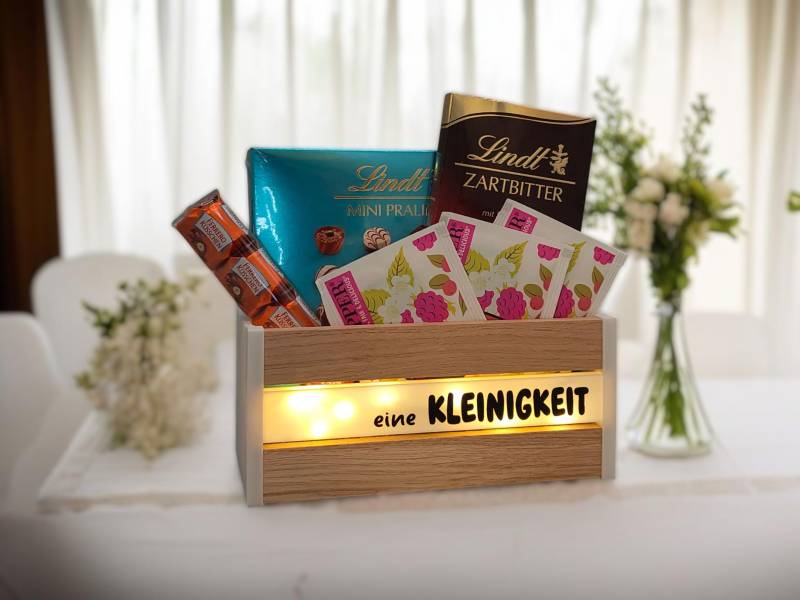 Eine Kleinigkeit Geschenkkiste/Geschenkkörbchen Zum Selbst Befüllen, Holz 3D-Druck Led Lichterkette Geschenkidee Körbchen Freude Eine Kleinigkeit Geschenkkiste/Geschenkkörbchen Zum Selbst Befüllen, Holz 3D-Druck Led Lichterkette Geschenkidee Körbchen Freude von Etsy - NilsundKatikreativ