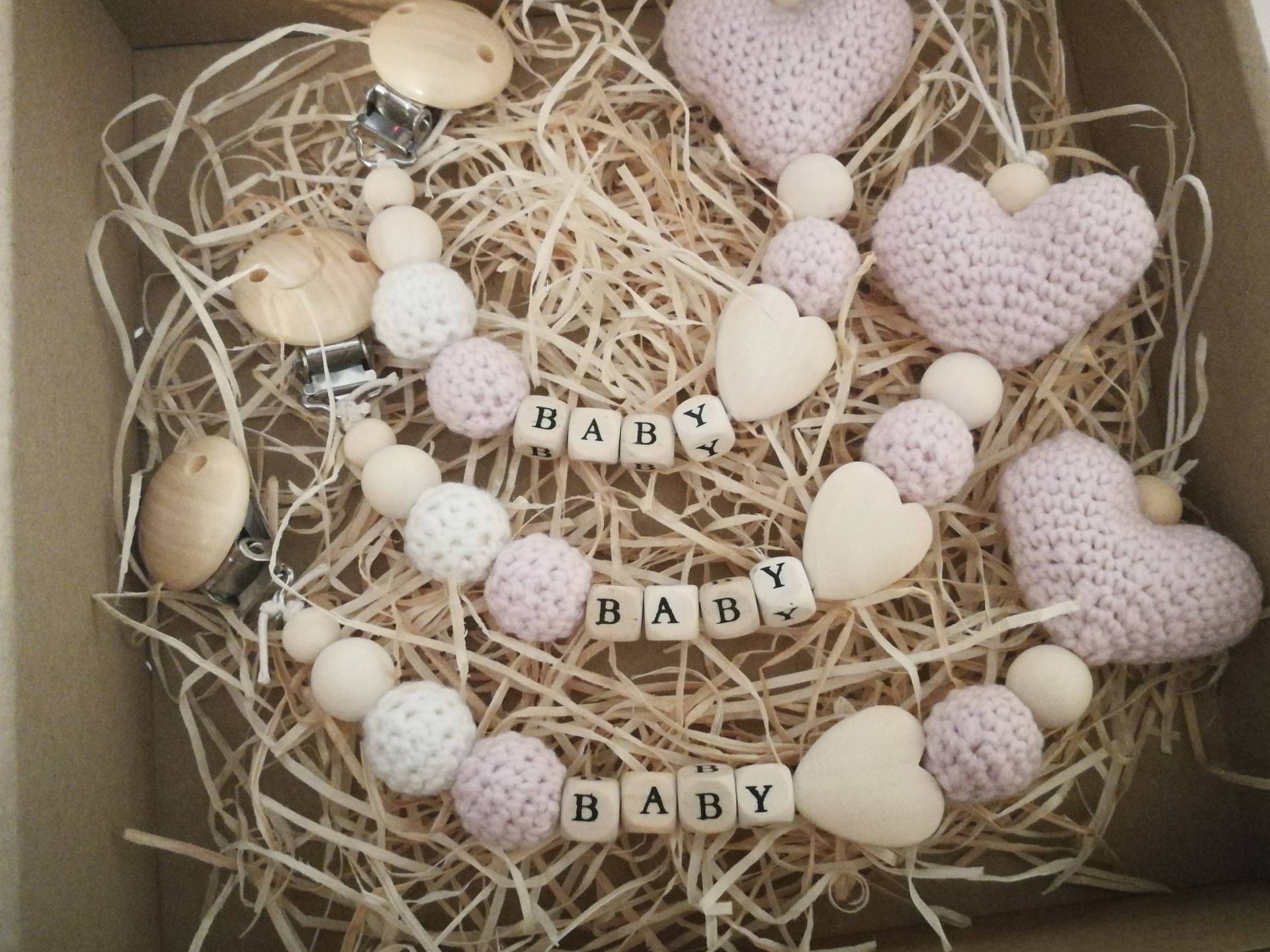 Schnullerclips, Benutzerdefinierte Binky Clip, Dummy Baby Shower Geschenk, Schnullerhalter, Häkeln Schnullerclip, Herz von Etsy - NinasCrochetWorld