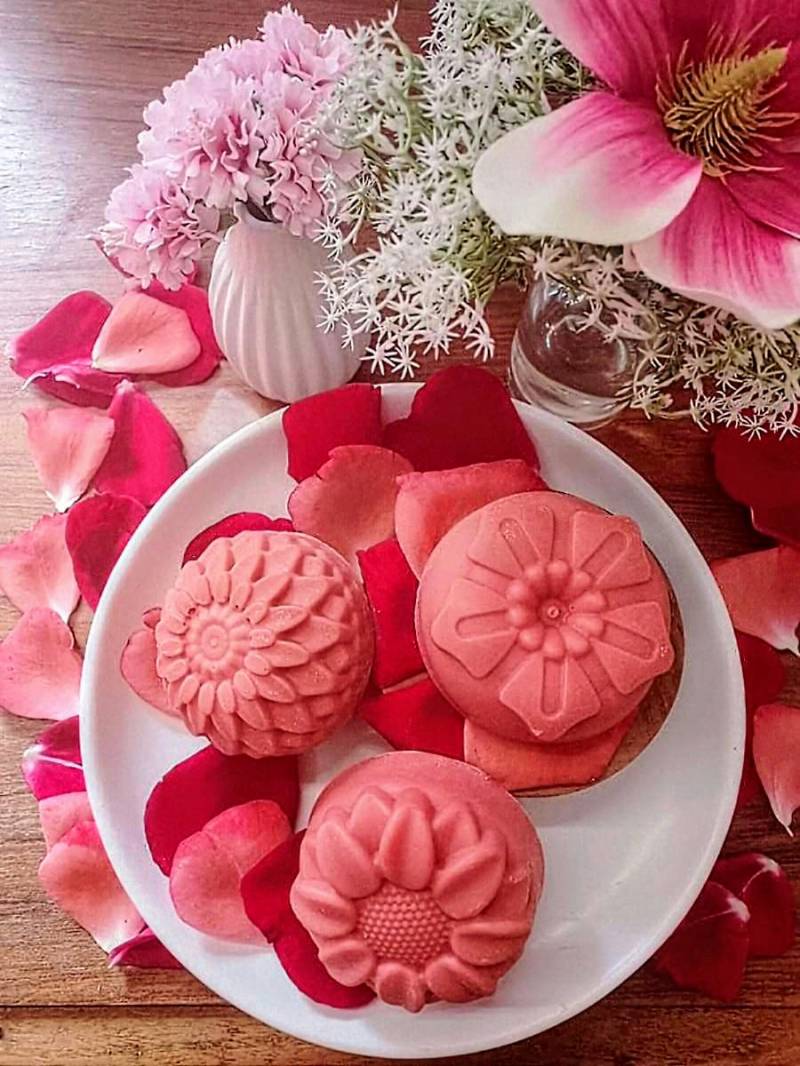 Kirsch Vanille Blumenseife , Handmade von Etsy - NinsSoapKreationen