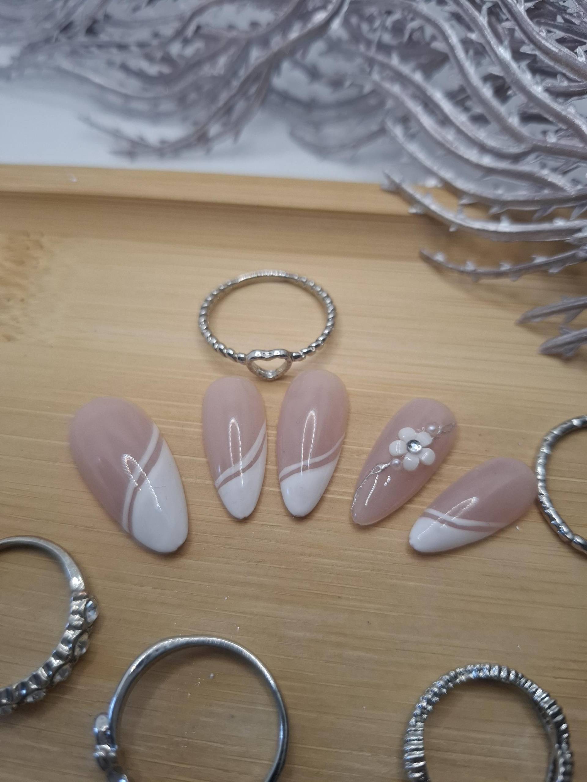 Press On Nails, Pretty in White, Nägel, Chrome von Etsy - NiphiliasNails
