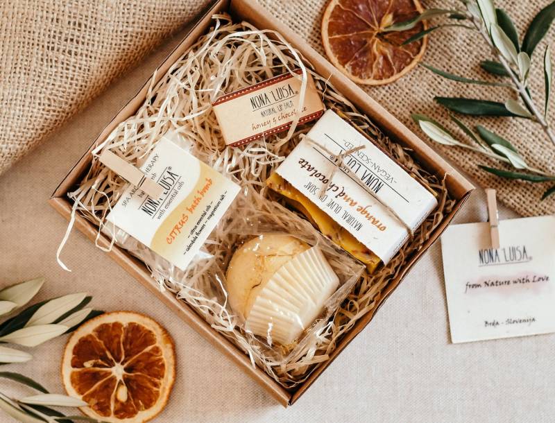 Natürliche Geburtstagsbox Für Sie | Handgemachtes Kosmetik Geschenk, Badekomet, Lippenbalsam, Kaltseife Geburtstag Sie, Geburtstagsgeschenk von Etsy - NonaLuisa