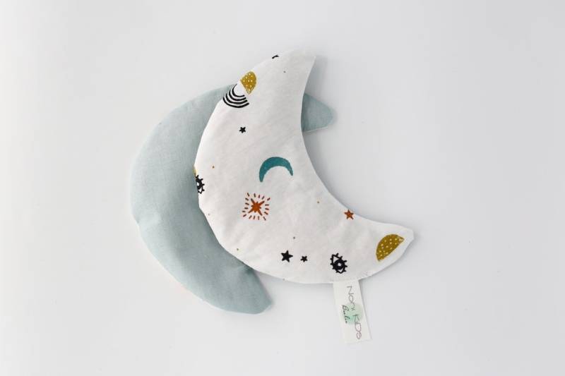 Bio Dinkel Wärmekissen Mond Universum | Nonikids Berlin Handgenäht Geburt Taufe Bauchweh Hilfe Baby Geschenk Bio Dinkel Wärmekissen Mond Universum | Nonikids Berlin Handgenäht Geburt Taufe Bauchweh Hilfe Baby Geschenk von Etsy - NoniKidsBerlin