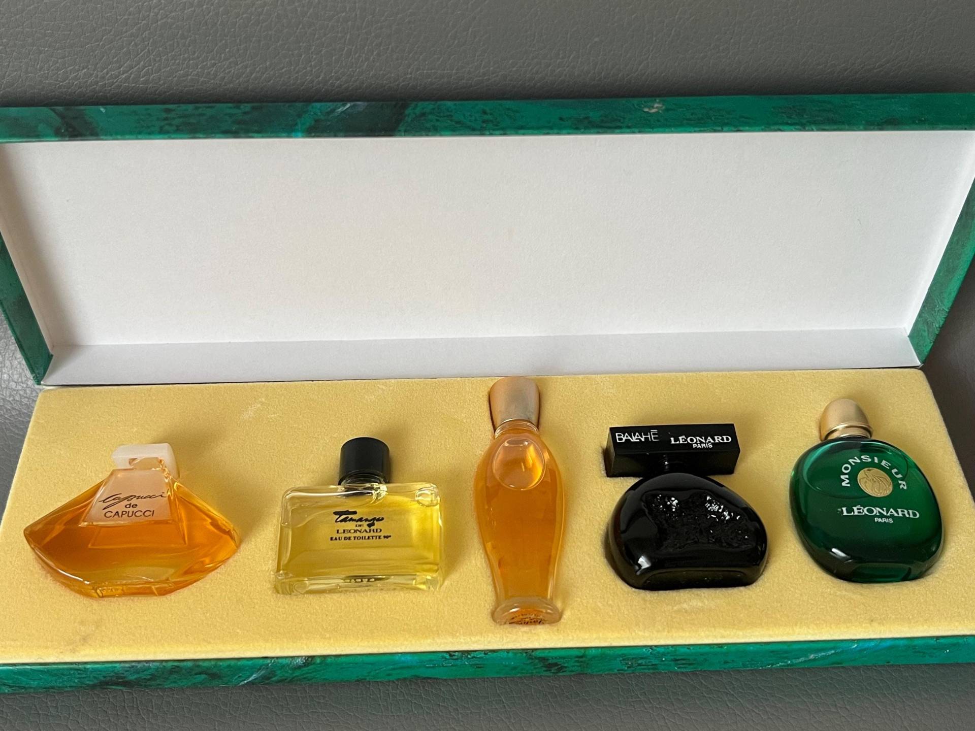 Leonard Edt Miniaturen Set Tamango Monsieur Fashion Balahe Eau Fraiche Capucci Leonard Edt Miniaturen Set Tamango Monsieur Fashion Balahe Eau Fraiche Capucci von Etsy - NostalgiaBoutiqueR