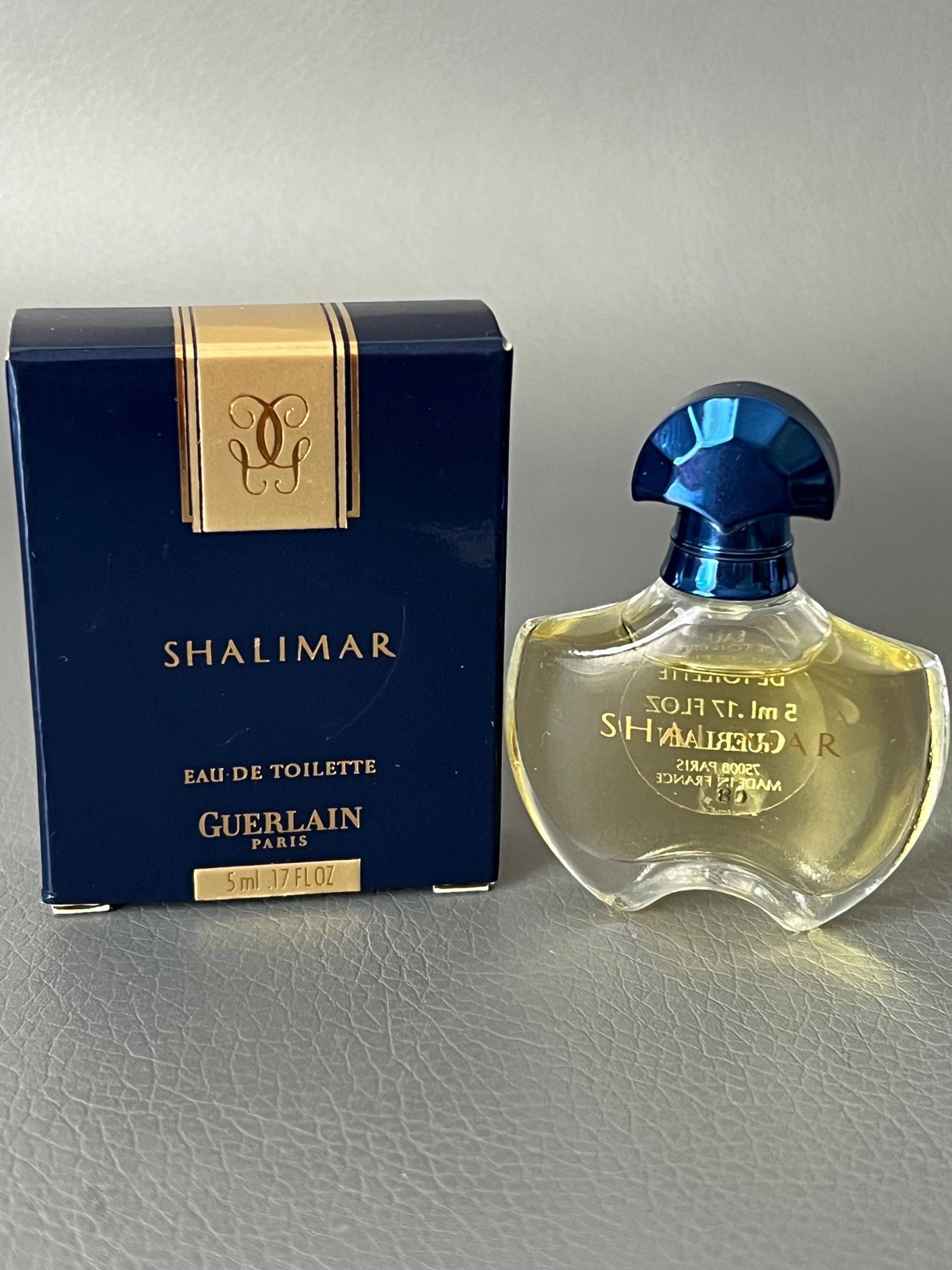 Shalimar Guerlain Paris Duft, 17 Fl.oz 5 Ml Miniatur Eau De Toilette Vintage Shalimar Guerlain Paris Duft, 17 Fl.oz 5 Ml Miniatur Eau De Toilette Vintage von Etsy - NostalgiaBoutiqueR
