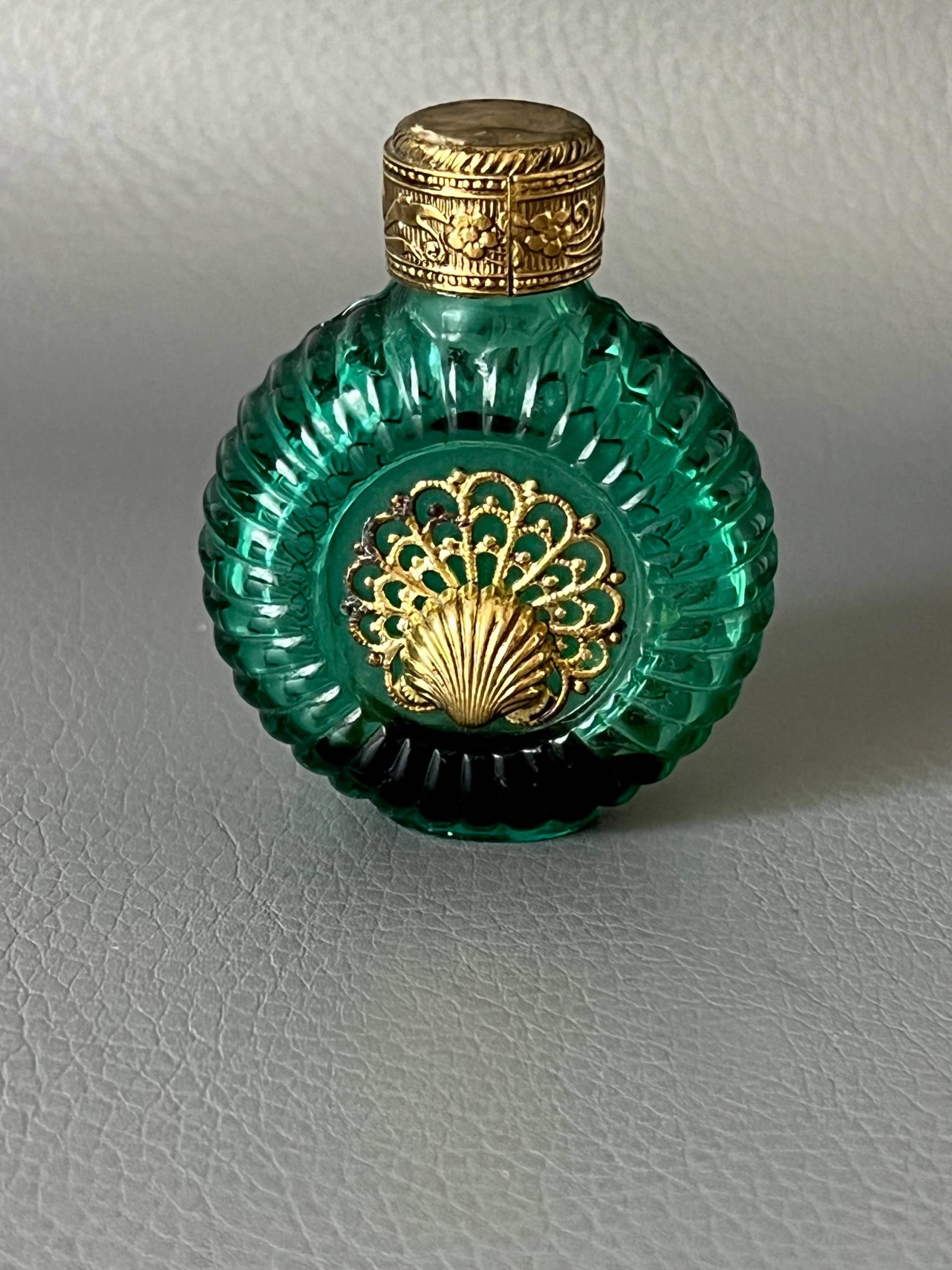 Vintage Mini Grüne Glas Parfüm Flasche Aus Der Tschechoslowakei von Etsy - NostalgiaBoutiqueR