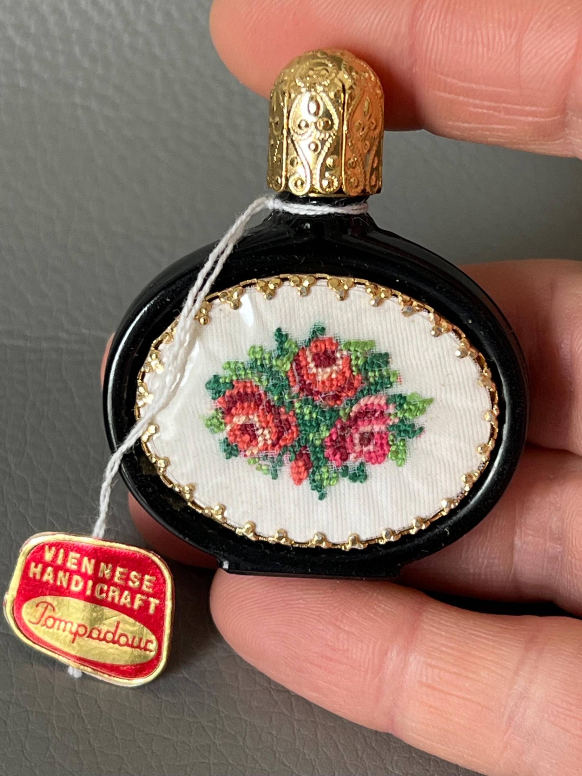 Vintage Wiener Miniatur Parfüm Flasche Petit Point Schwarz Glas von Etsy - NostalgiaBoutiqueR