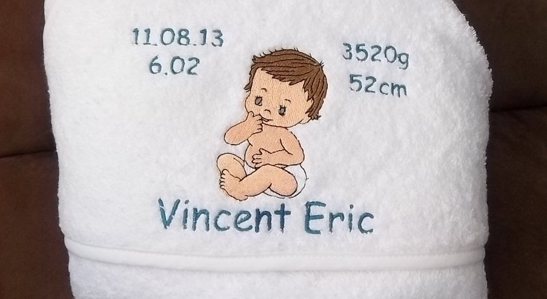Baby Kapuzentuch Motiv Sitzendes Baby Kapuzentuch Motiv Sitzendes von Etsy - Nowodesign