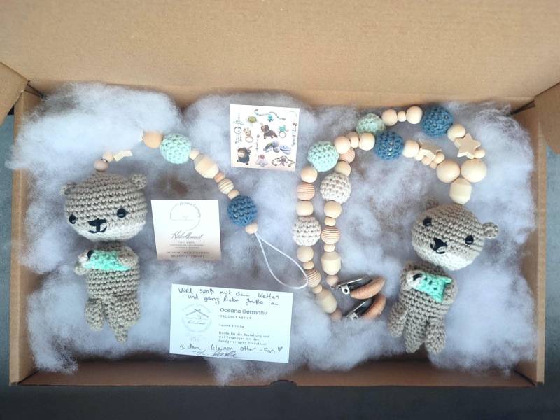 Geschenkset Otter | Häkel Personalisiert Kinderwagenkette Schnullerkette von Etsy - OceanaGermany