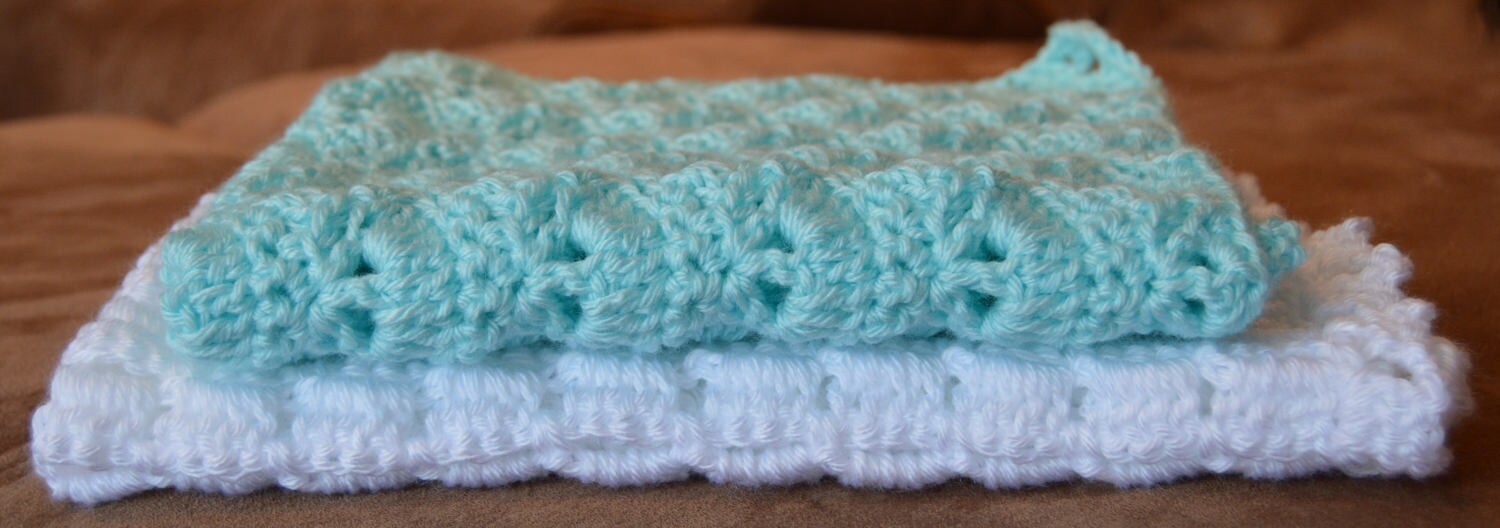 Weiß & Aqua Babywagen-/Kinderwagendecken | Baby Boy 2Er Set von Etsy - OffTheHookbyJulie