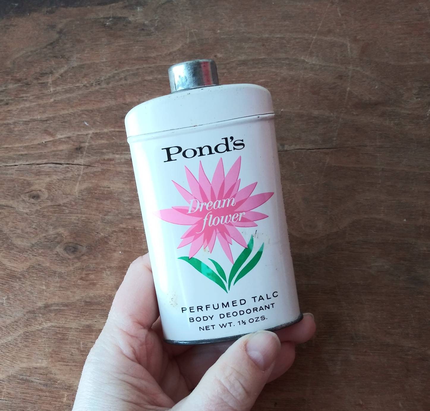 Vintage Shaker Powder Pond Es Dream Flower Parfümierte Talc Body Deodorant Metall Behälter Markiert Freie Probe 60Er Jahre Mid Century Beauty Fashion von Etsy - OffbeatAvenue