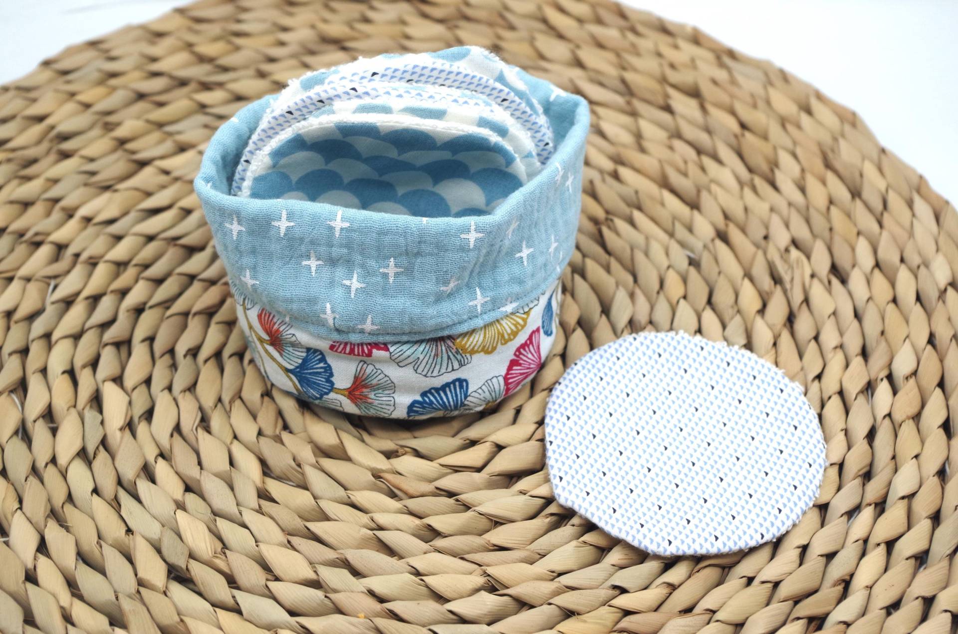 10 Runde Toilettentücher Aus Baumwolle Und Schwamm in Einem Runden Korb Doppelter Blauer Gaze 10 Runde Toilettentücher Aus Baumwolle Und Schwamm in Einem Runden Korb Doppelter Blauer Gaze von Etsy - Ofildessaisons