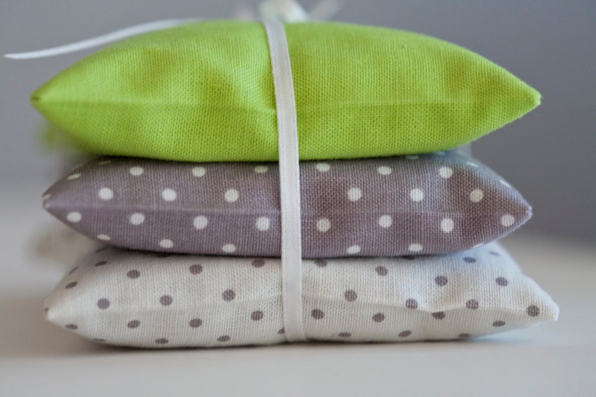Lavendelsäckchen Grau Mit Weißen Punkten - Polka Dot Säckchen Muttertagsgeschenk Ostergeschenk Gunst Geschenksäckchen Bio von Etsy - OhMyLavender