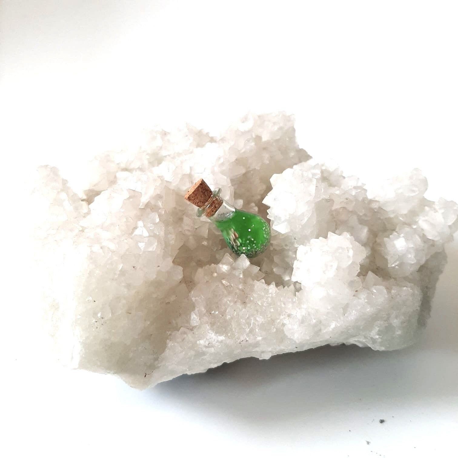 Green Flow Auf Apophillit Energetisiert Glücksbringer 2020 Geschenkidee, Weihnachten Favors Green Flow Auf Apophillit Energetisiert Glücksbringer 2020 Geschenkidee, Weihnachten Favors von Etsy - OhneBrimborium