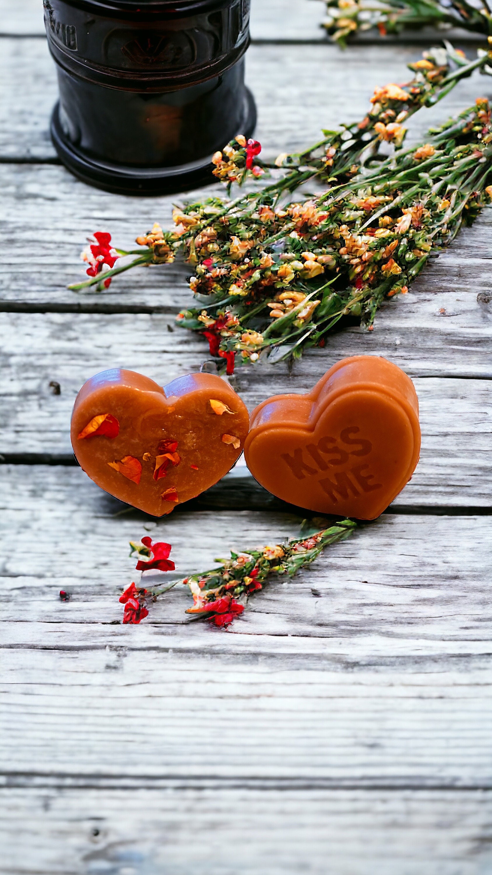 Herz Seife 1. Stück Handmade Wundervoller Babypuder Duft Mit Kakaobutter, Honig, Olivenöl, Blüten Geschenkidee, in Seidenpapier Eingepackt Herz Seife 1. Stück Handmade Wundervoller Babypuder Duft Mit Kakaobutter, Honig, Olivenöl, Blüten Geschenkidee, in Seidenpapier Eingepackt von Etsy - OhneBrimborium