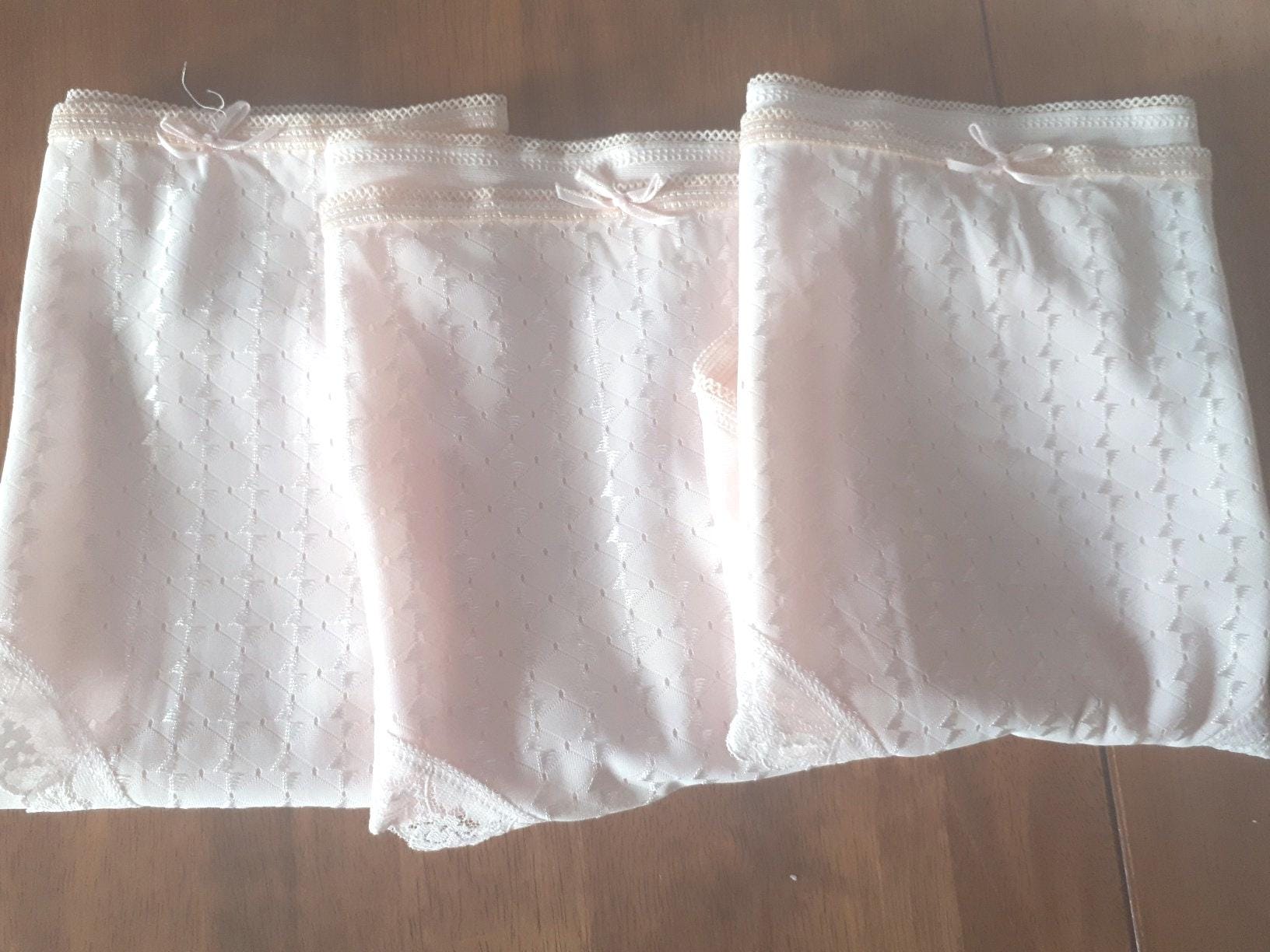 Rosa Retro Vintage Unterhose Von St. Michael, Größe 16-18, 3 Paar Rosa Retro Vintage Unterhose Von St. Michael, Größe 16-18, 3 Paar von Etsy - OkGoodsUA