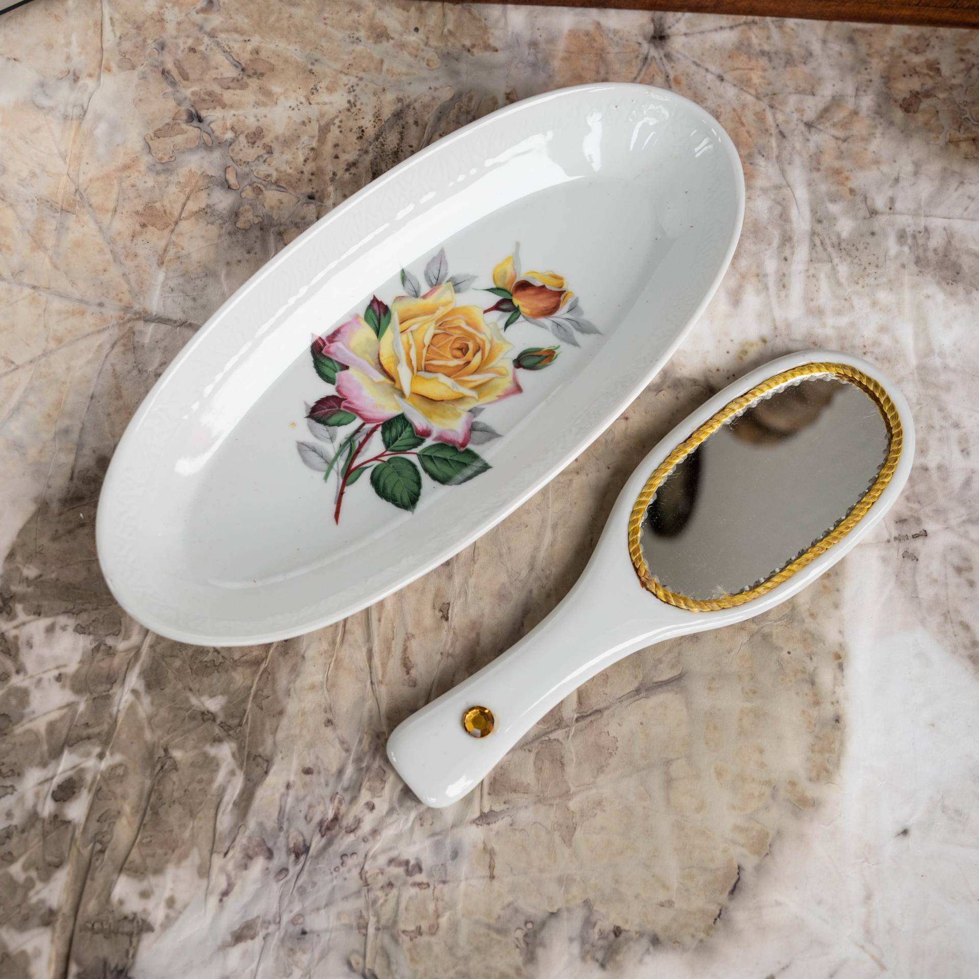 Muttertagsgeschenk - Vintage Porzellan Handspiegel Mit Ablage Floraler Deutsche Kunst Keramik Geburtstagsgeschenk Für Die Frau Muttertagsgeschenk - Vintage Porzellan Handspiegel Mit Ablage Floraler Deutsche Kunst Keramik Geburtstagsgeschenk Für Die Frau von Etsy - OldtimerBeauties