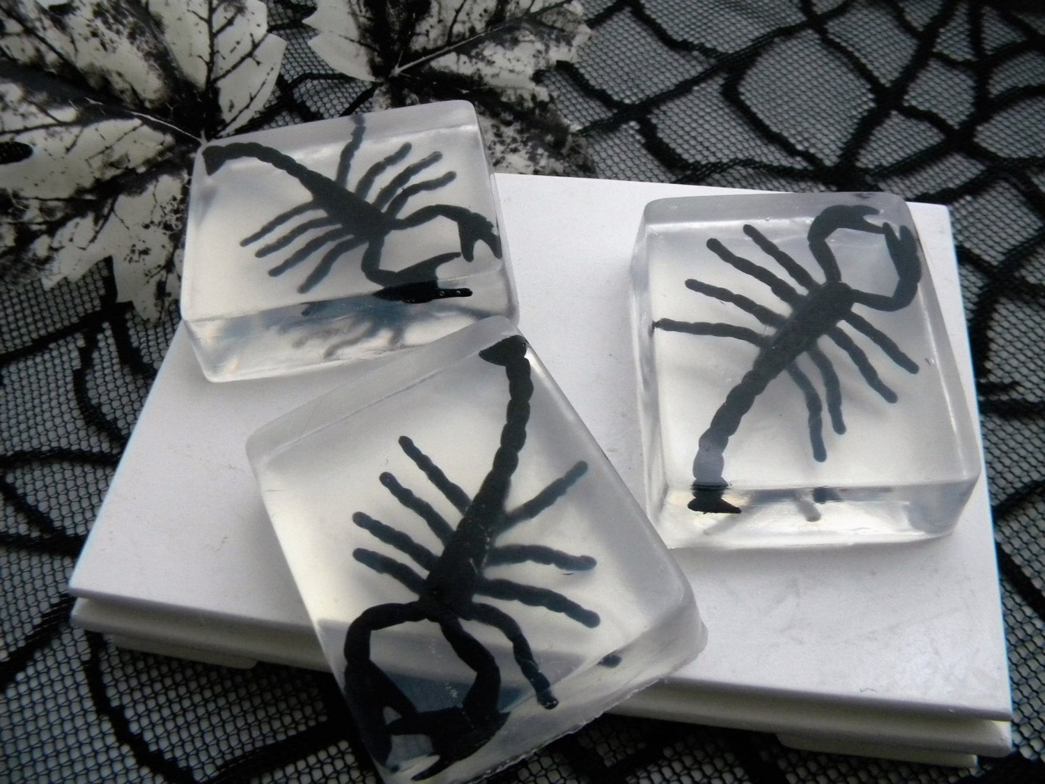 Skorpion Seife/Gastgeschenke Halloween Skorpion Seife/Gastgeschenke Halloween von Etsy - OoohLaLaTheSoapBar
