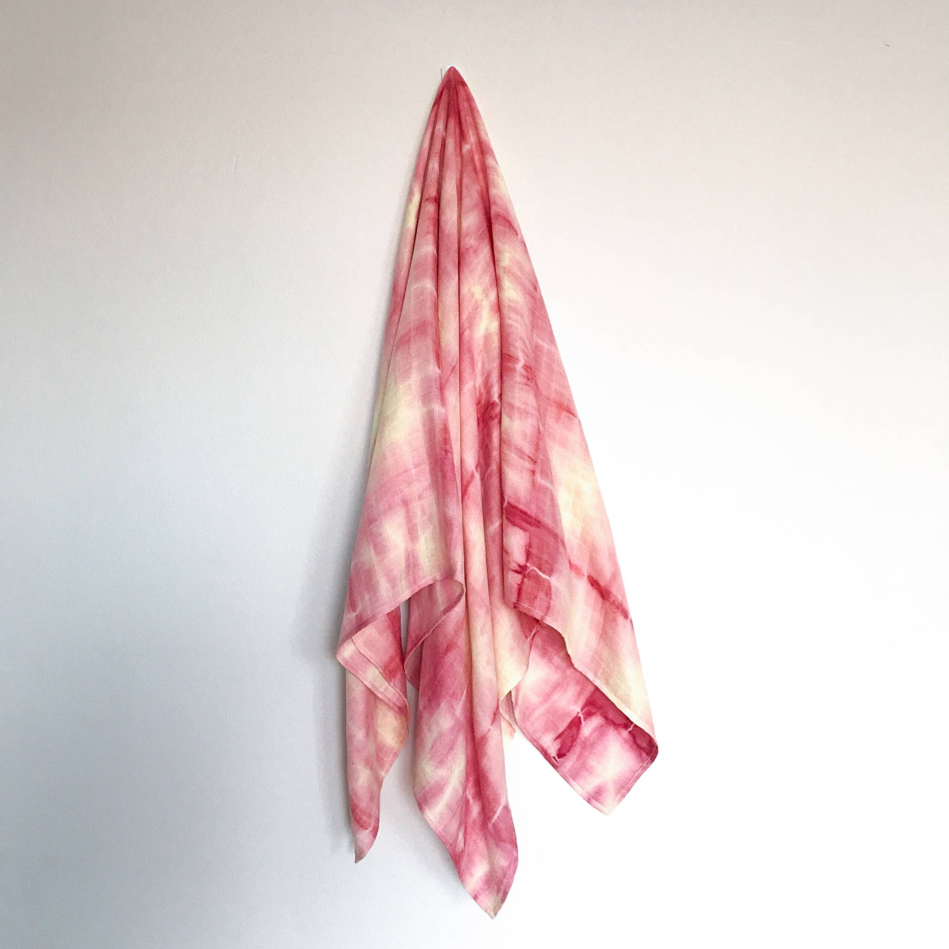 Roter Shibori Bambus-Musselin-Baby-Wickeldecke Aus Bio-Baumwolle von Etsy - OrhaOrganics