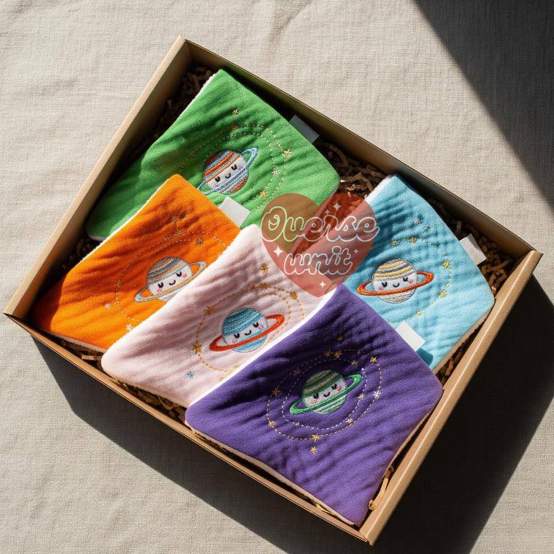Benutzerdefinierte Planeten Galaxy Baby Thema Lätzchen Personalisierte Hand Bestickt Für Neugeborene Stickerei Sabber Shower Geschenk von Etsy - Oversewnit