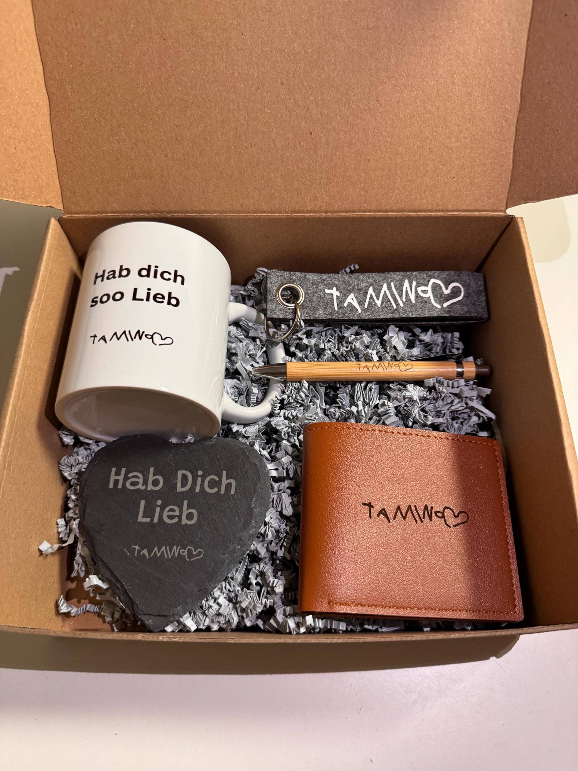 Personalisierte Geschenkbox Mit Kinderhandschrift - „Hab Dich Lieb" Set Tasse, Herzstein, Schlüsselanhänger, Stift & Geldbörse Geschen Personalisierte Geschenkbox Mit Kinderhandschrift - „Hab Dich Lieb" Set Tasse, Herzstein, Schlüsselanhänger, Stift & Geldbörse Geschen von Etsy - PSLiebehilft