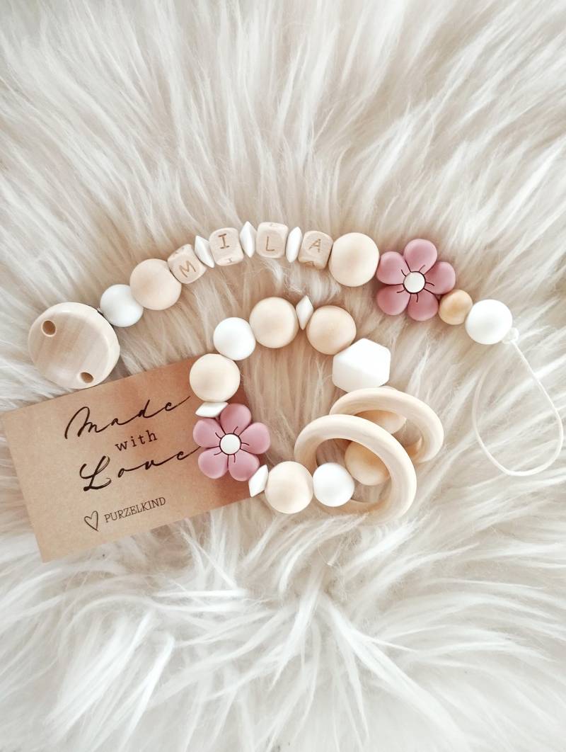 Schnullerkette Und Greifling Mit Name Blume Rosa Personalisiert Für Mädchen von Etsy - PURZELKINDshop