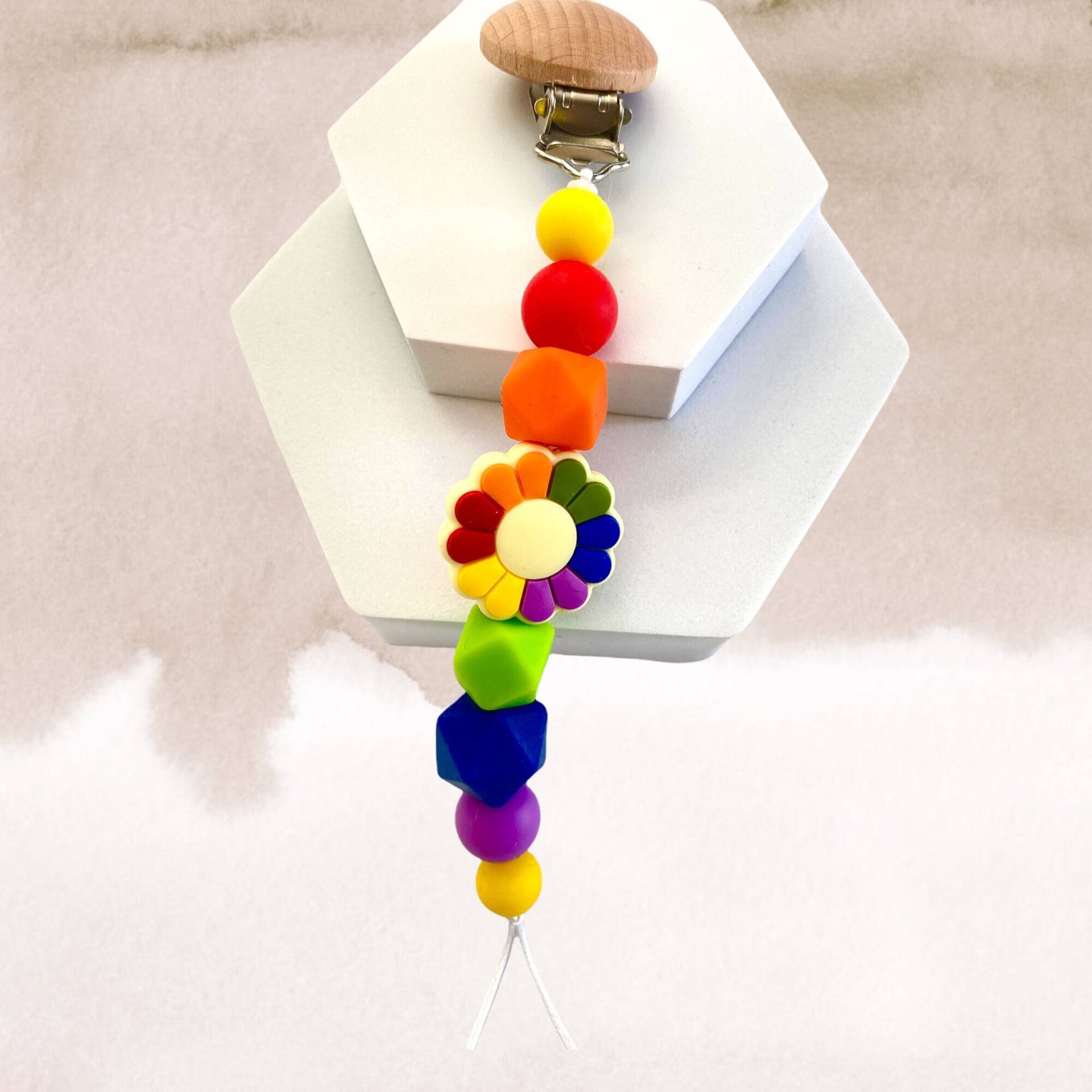 Regenbogen Blume Silikon Schnullerclip | Blümchen Schnullerblumenhalter Schnullerhalter Regenbogen Blume Silikon Schnullerclip | Blümchen Schnullerblumenhalter Schnullerhalter von Etsy - PacificPacifiers
