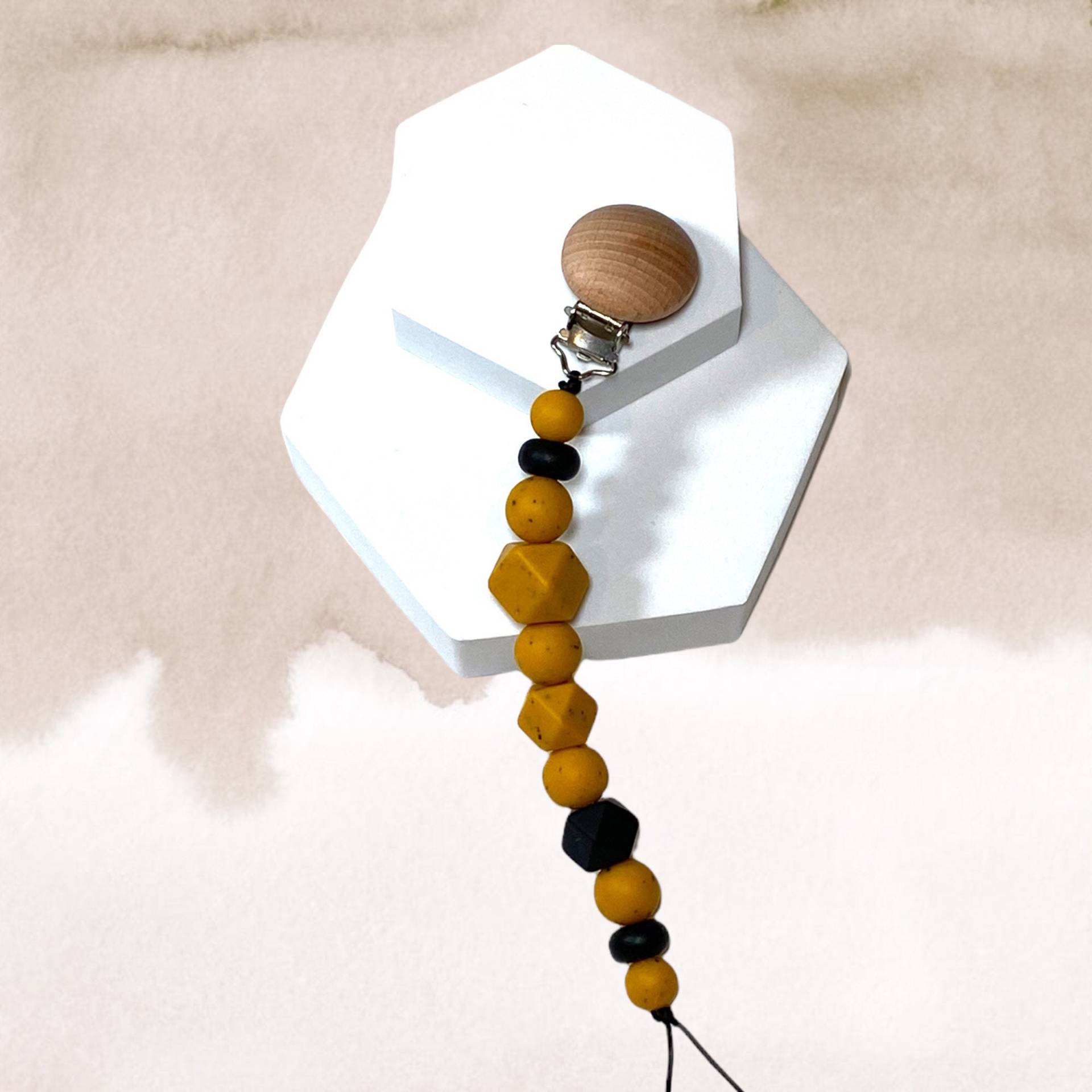 Seltene Limitierte Edition Gespenschte Senf Und Schwarze Silikon Schnullerclips | Gespenschte Schnullerklammer Seltene Limitierte Edition Gespenschte Senf Und Schwarze Silikon Schnullerclips | Gespenschte Schnullerklammer von Etsy - PacificPacifiers