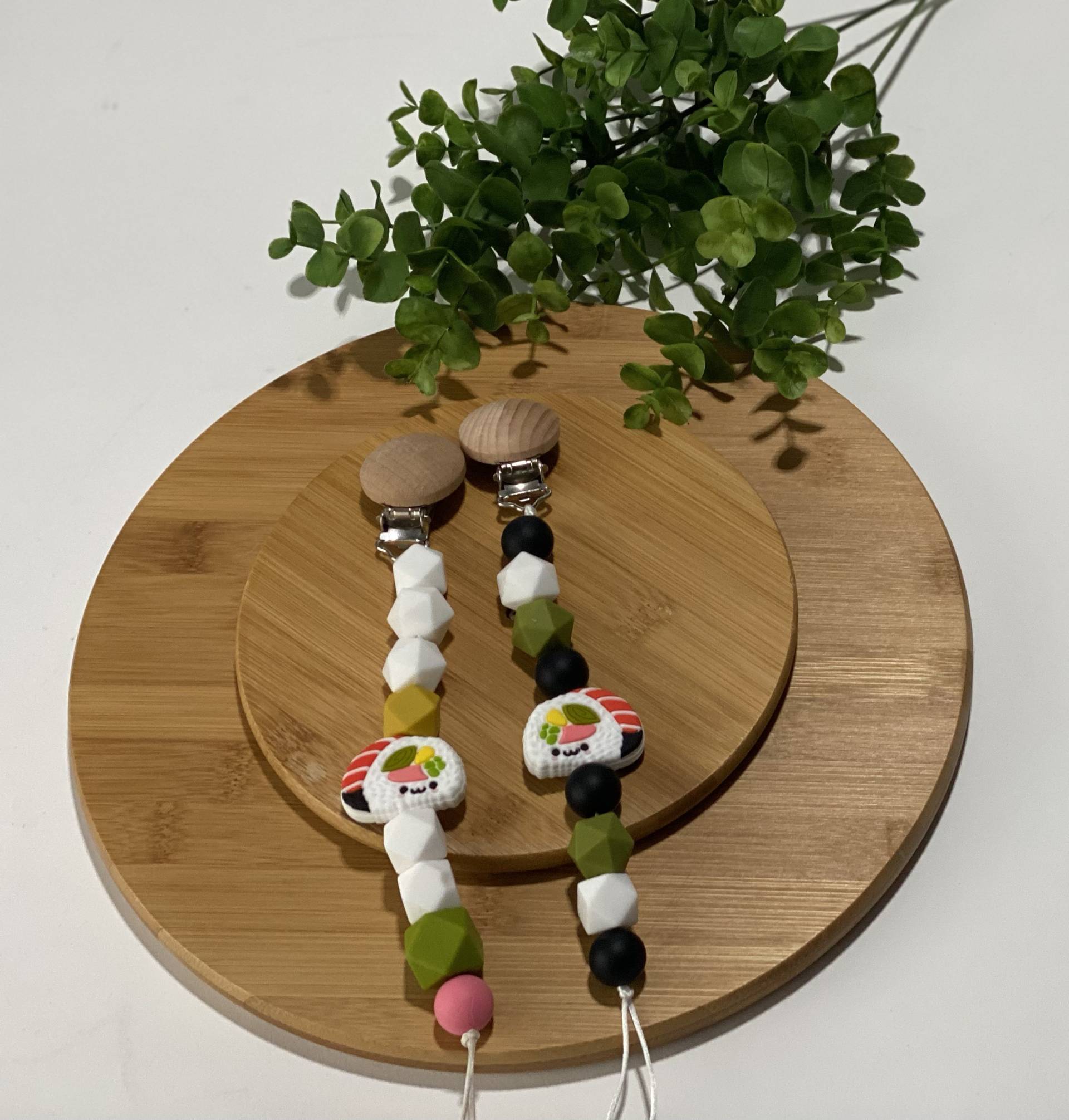 Sushi Silikon Schnullerhalter Sushi Silikon Schnullerhalter von Etsy - PacificPacifiers