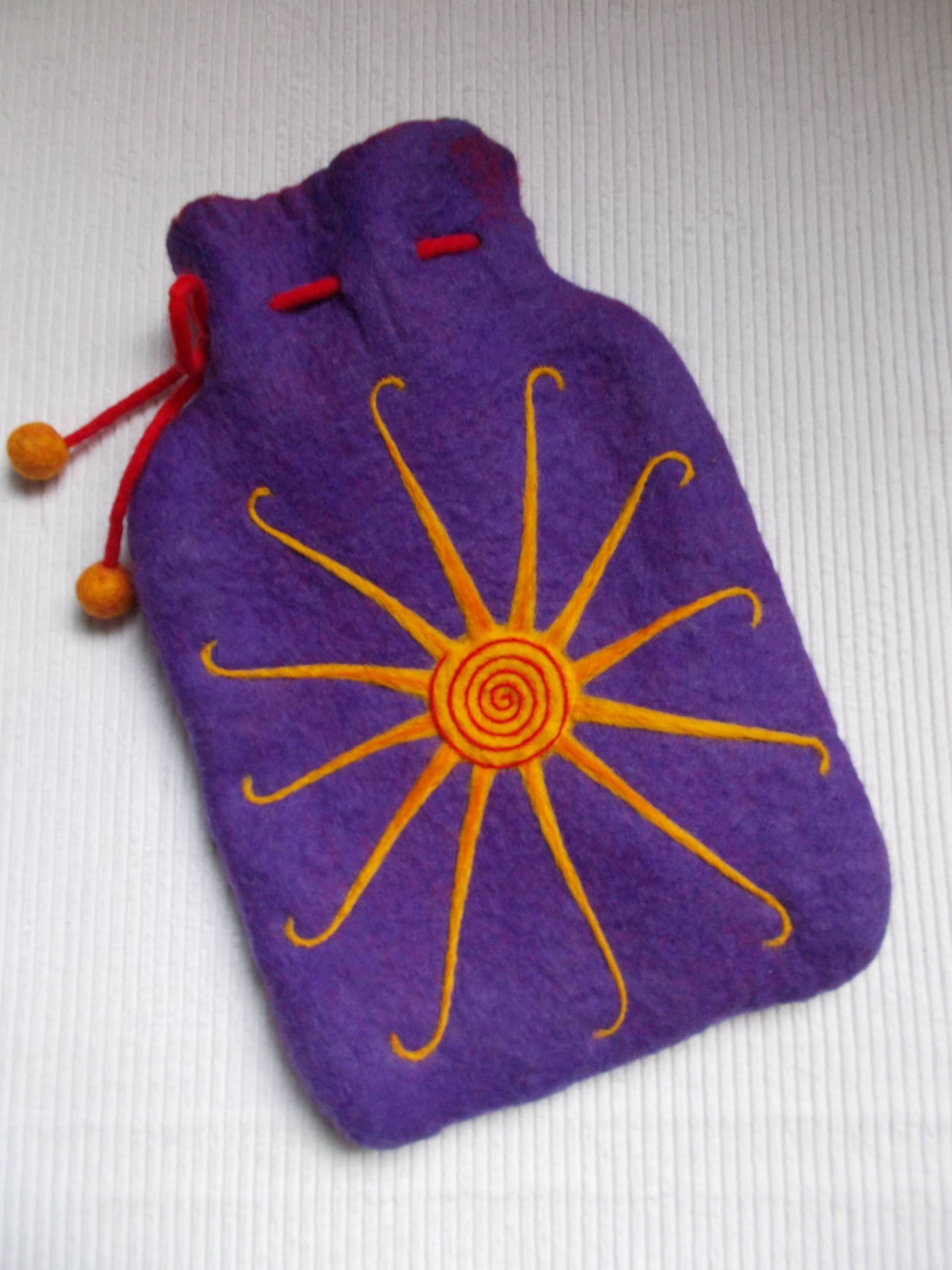 Wärmflasche Mit Filzbezug "Sonne" Wärmflasche Mit Filzbezug "Sonne" von Etsy - PanniBerlin