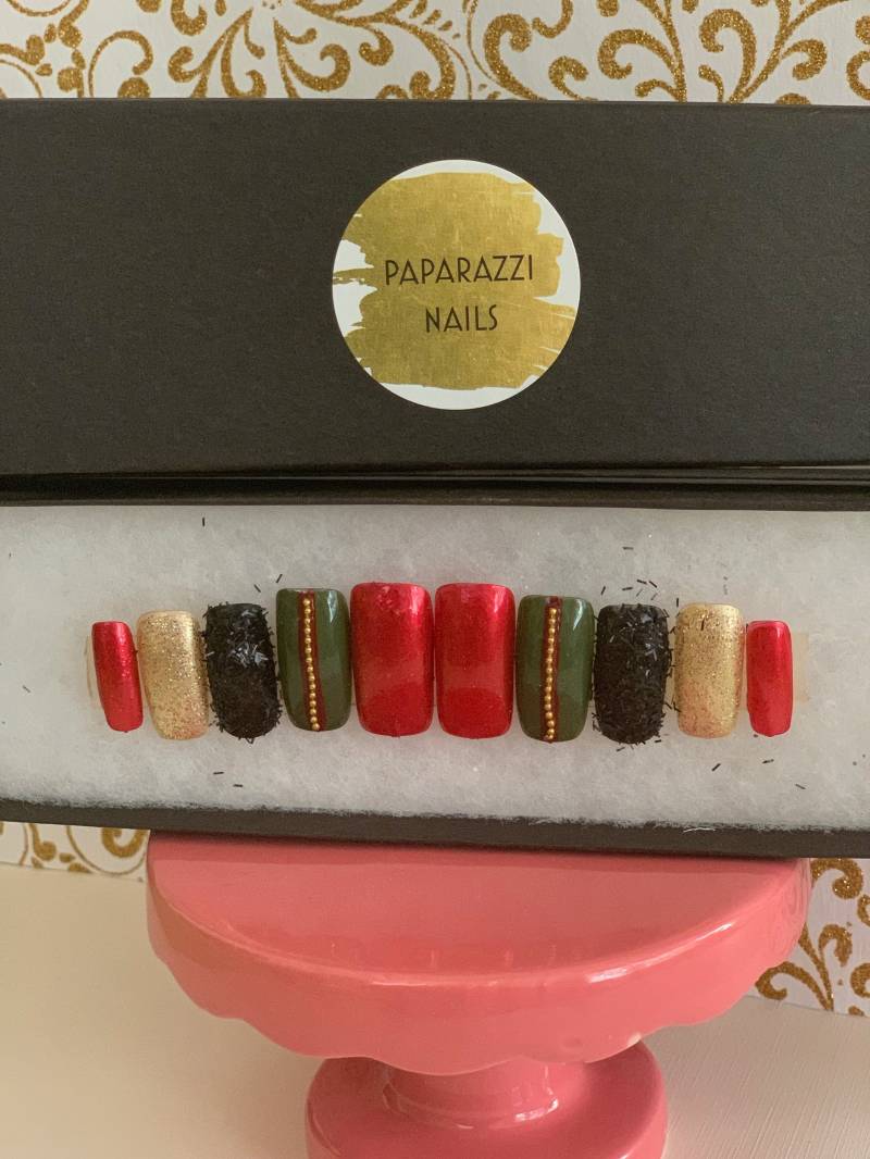 Gigi Press On Nails, Handbemalte Glamour False Nails Gigi Press On Nails, Handbemalte Glamour False Nails von Etsy - Paparazzinails