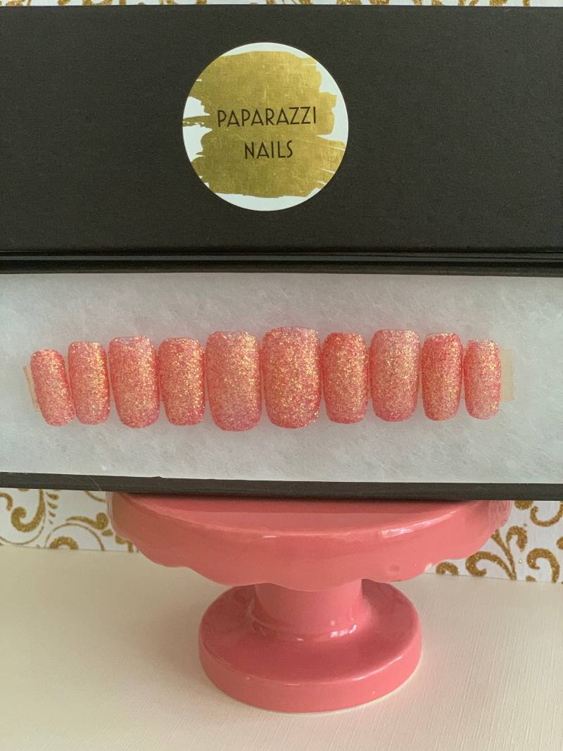 Handbemalte Erdbeer-Shortcake-Press-On-Nägel, Komplettset Handbemalte Erdbeer-Shortcake-Press-On-Nägel, Komplettset von Etsy - Paparazzinails