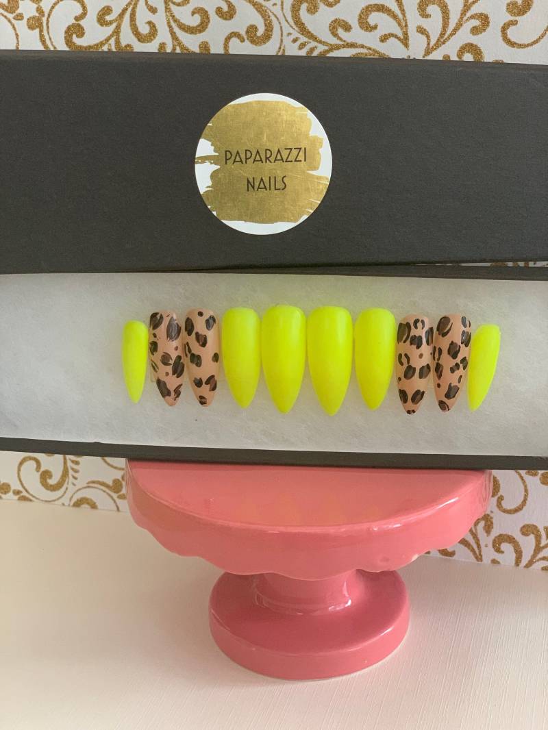 Handbemalte Leopard Press On Nagel-Set - Benutzerdefinierte Glamour Nails Handbemalte Leopard Press On Nagel-Set - Benutzerdefinierte Glamour Nails von Etsy - Paparazzinails