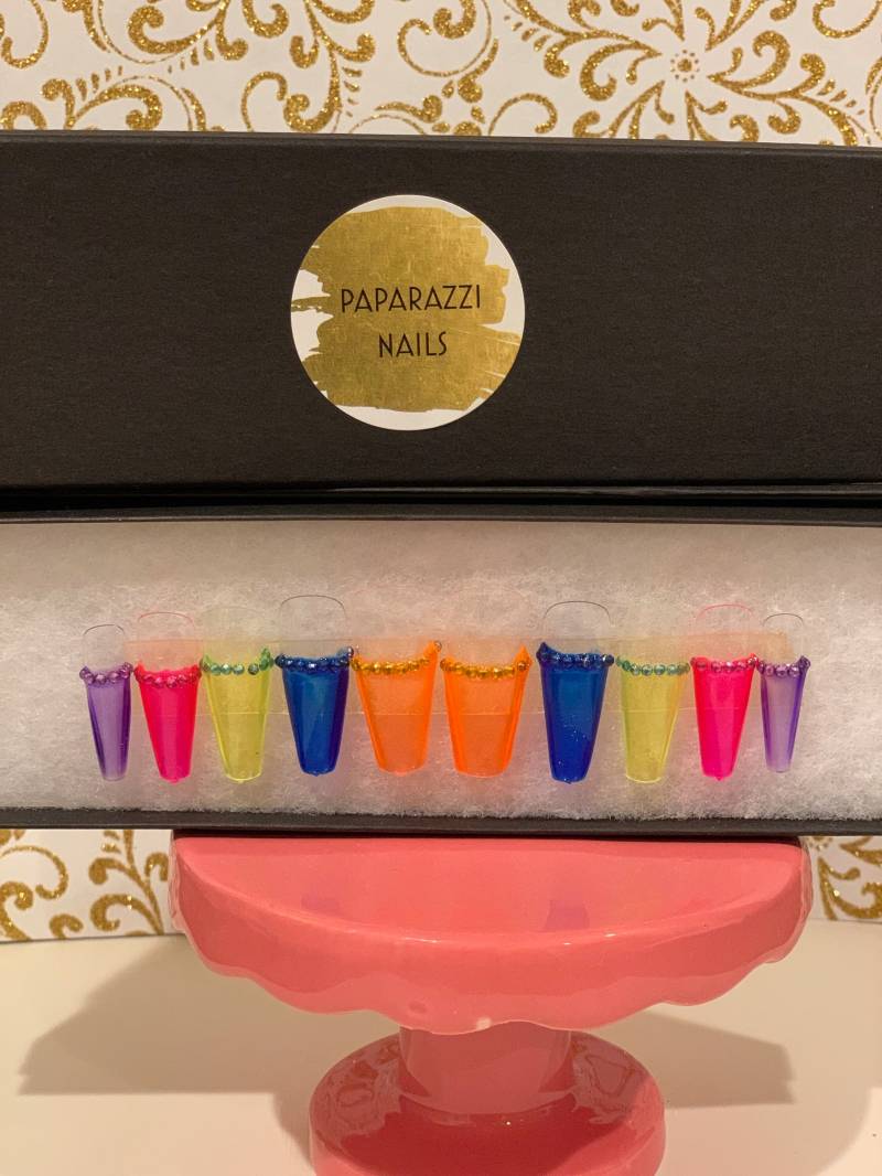 Regenbogen Drücken Sie Auf Die Nägel | Handbemalte Glam Regenbogen Drücken Sie Auf Die Nägel | Handbemalte Glam von Etsy - Paparazzinails